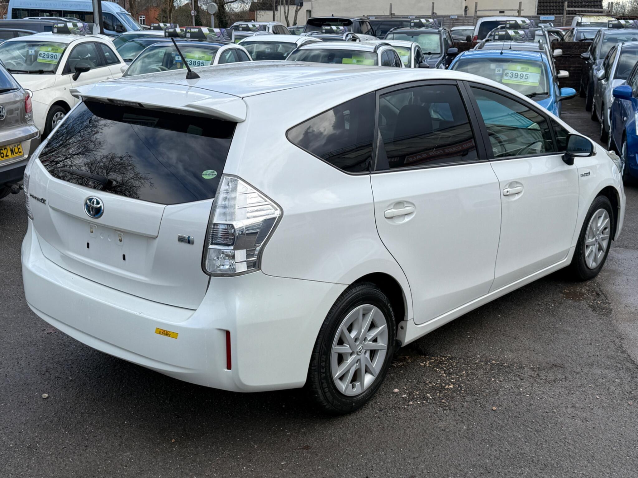 Toyota Prius+ - Image 19