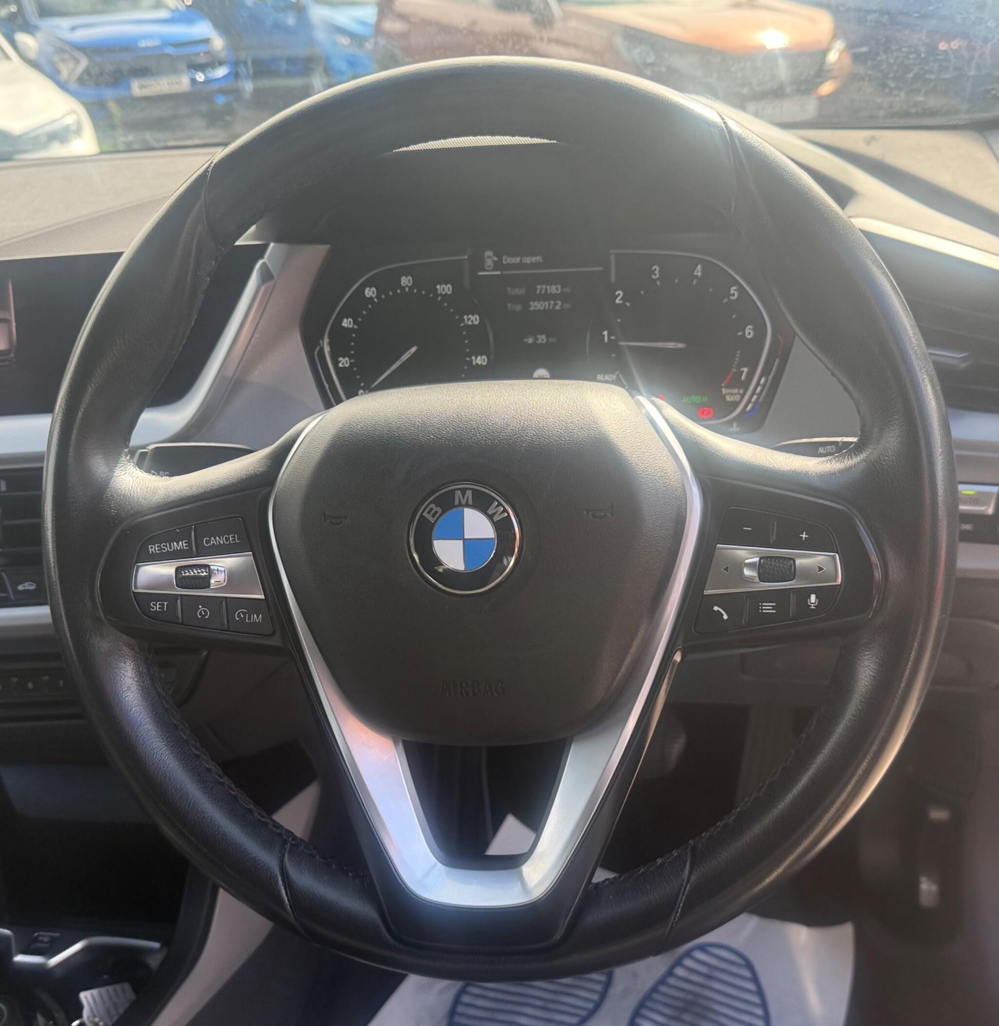 BMW 1 Series view 25