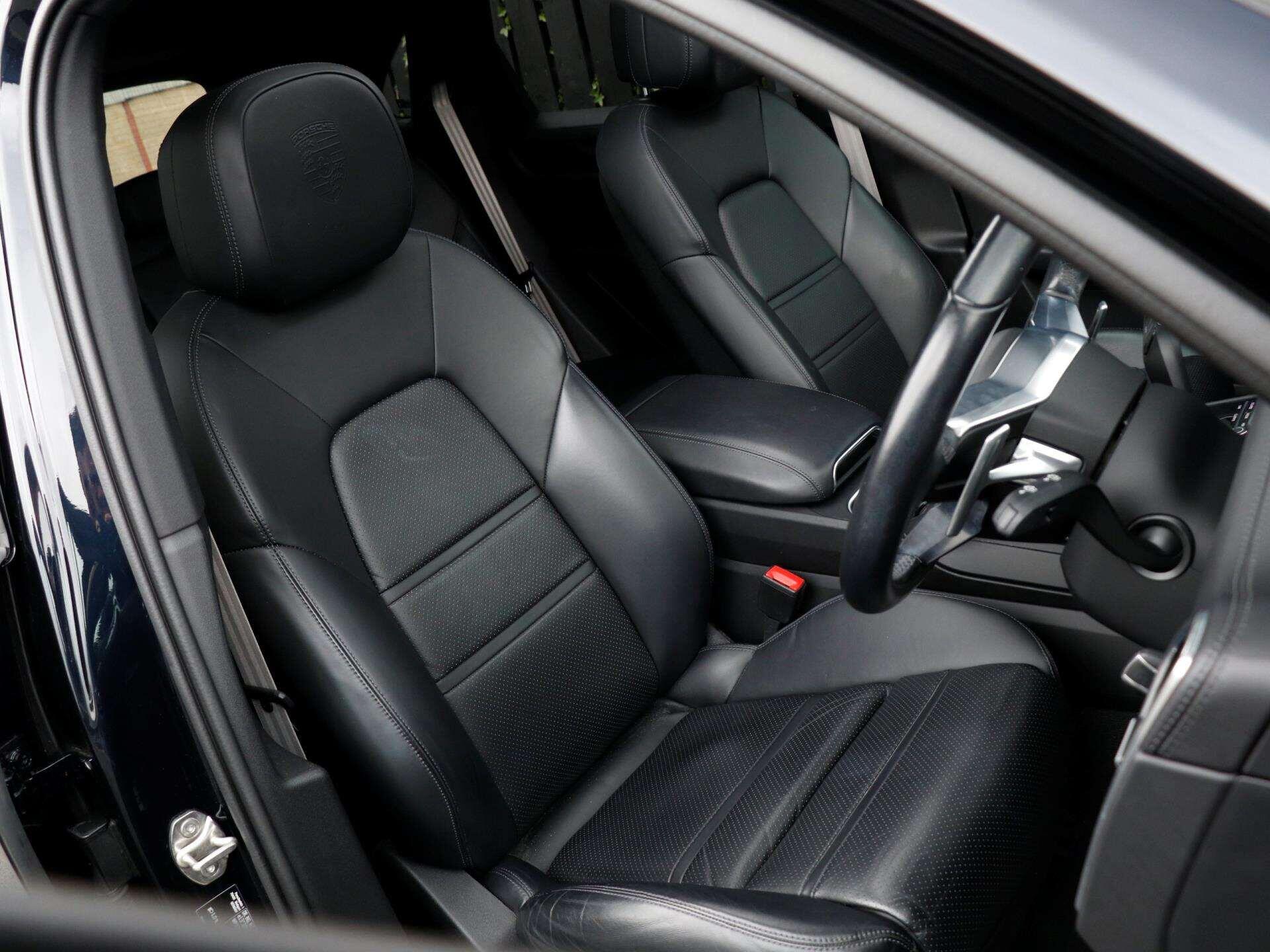 Porsche Cayenne view 24