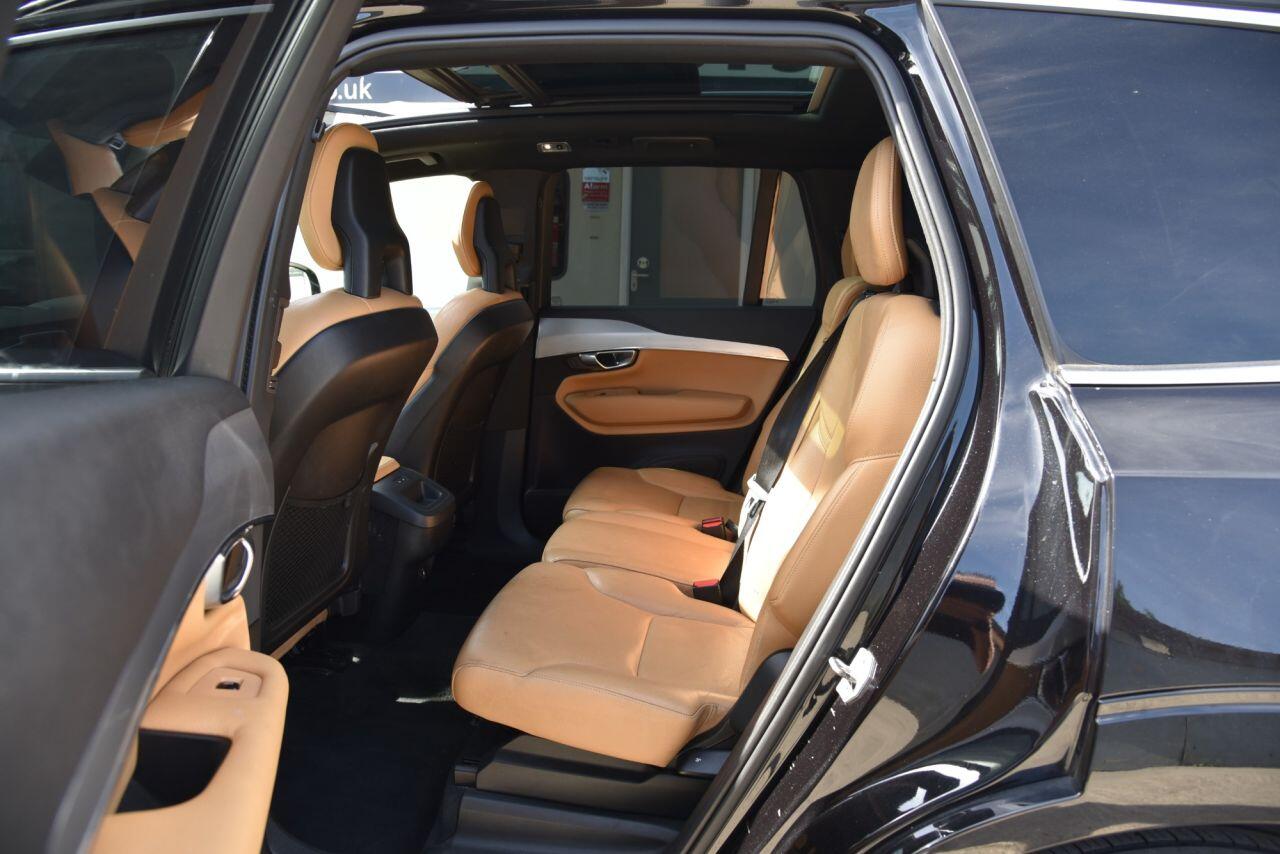 Volvo XC90 view 26