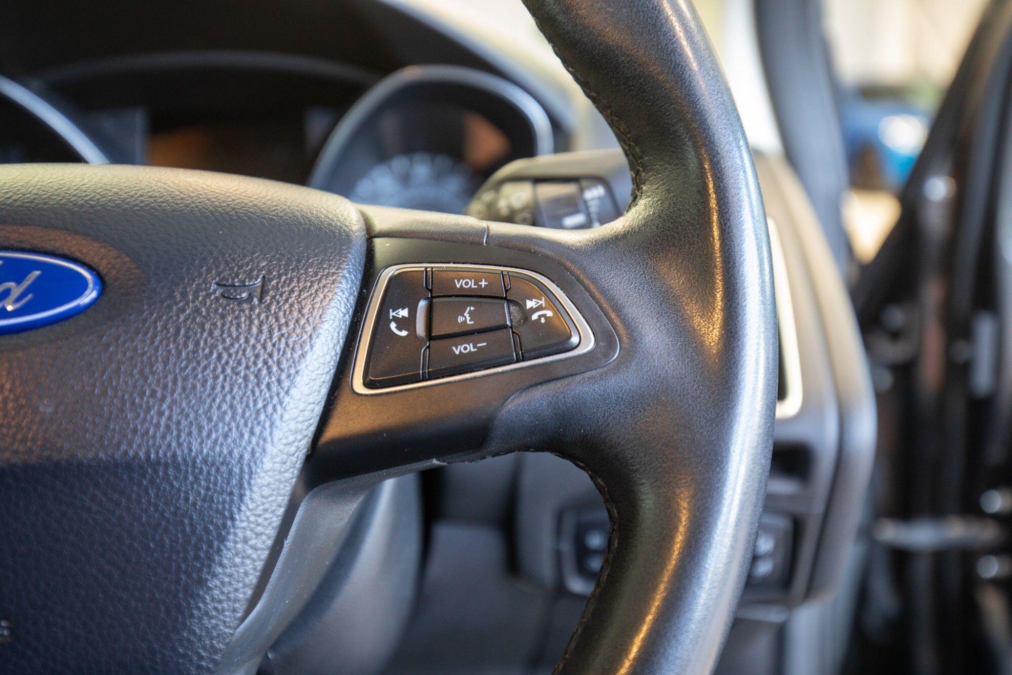 Ford Focus view 18