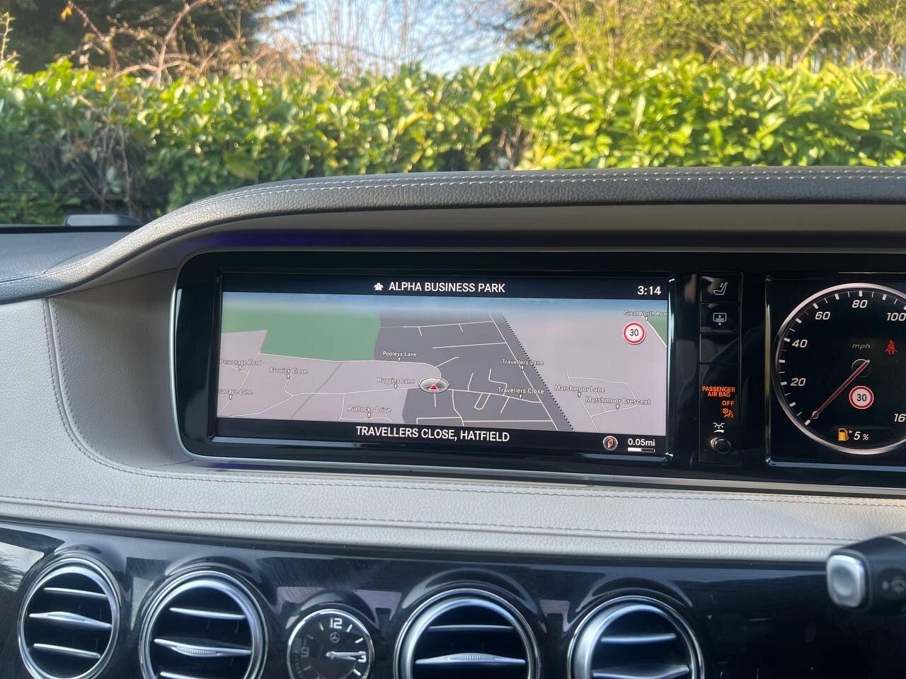 Mercedes-Benz S-Class view 36