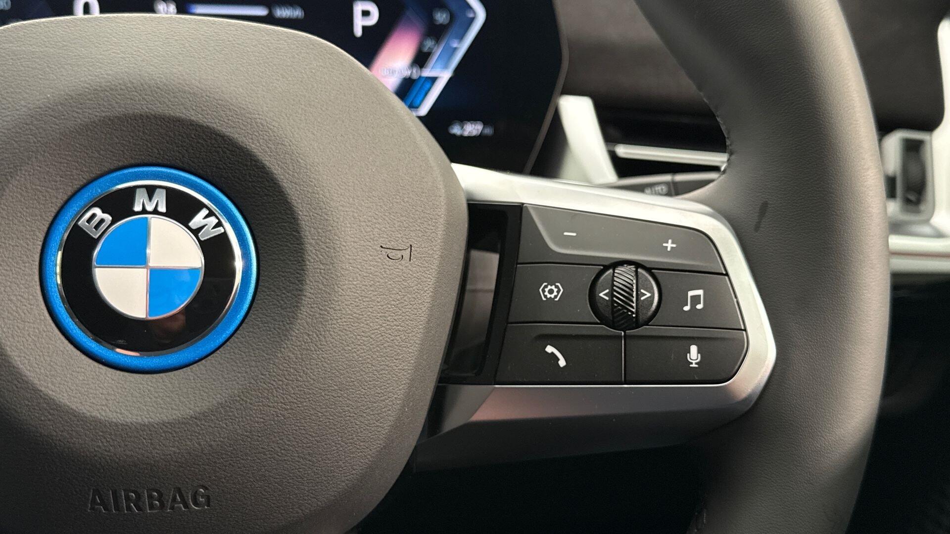 BMW Ix1 view 19