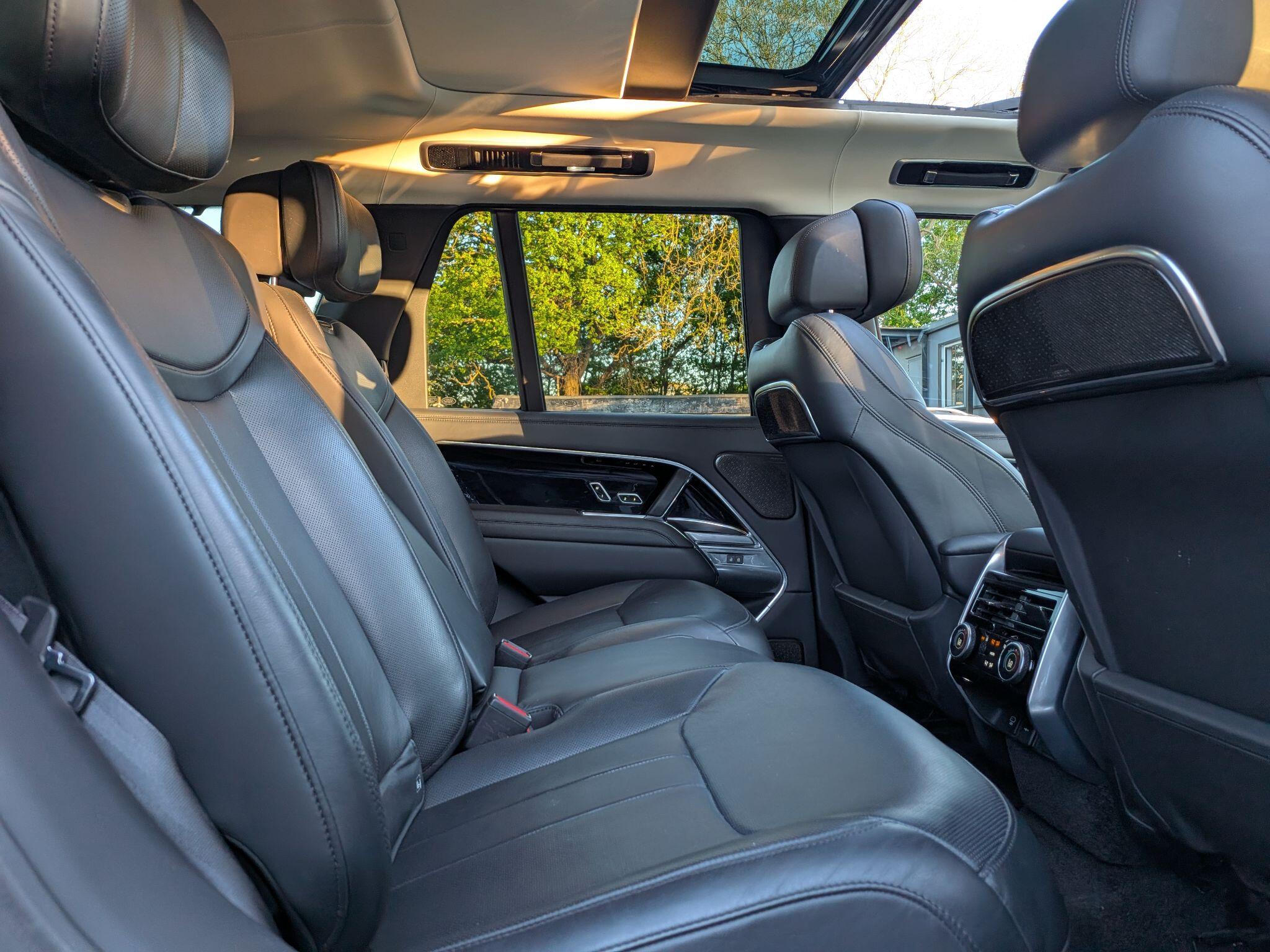 Land Rover Range Rover view 32