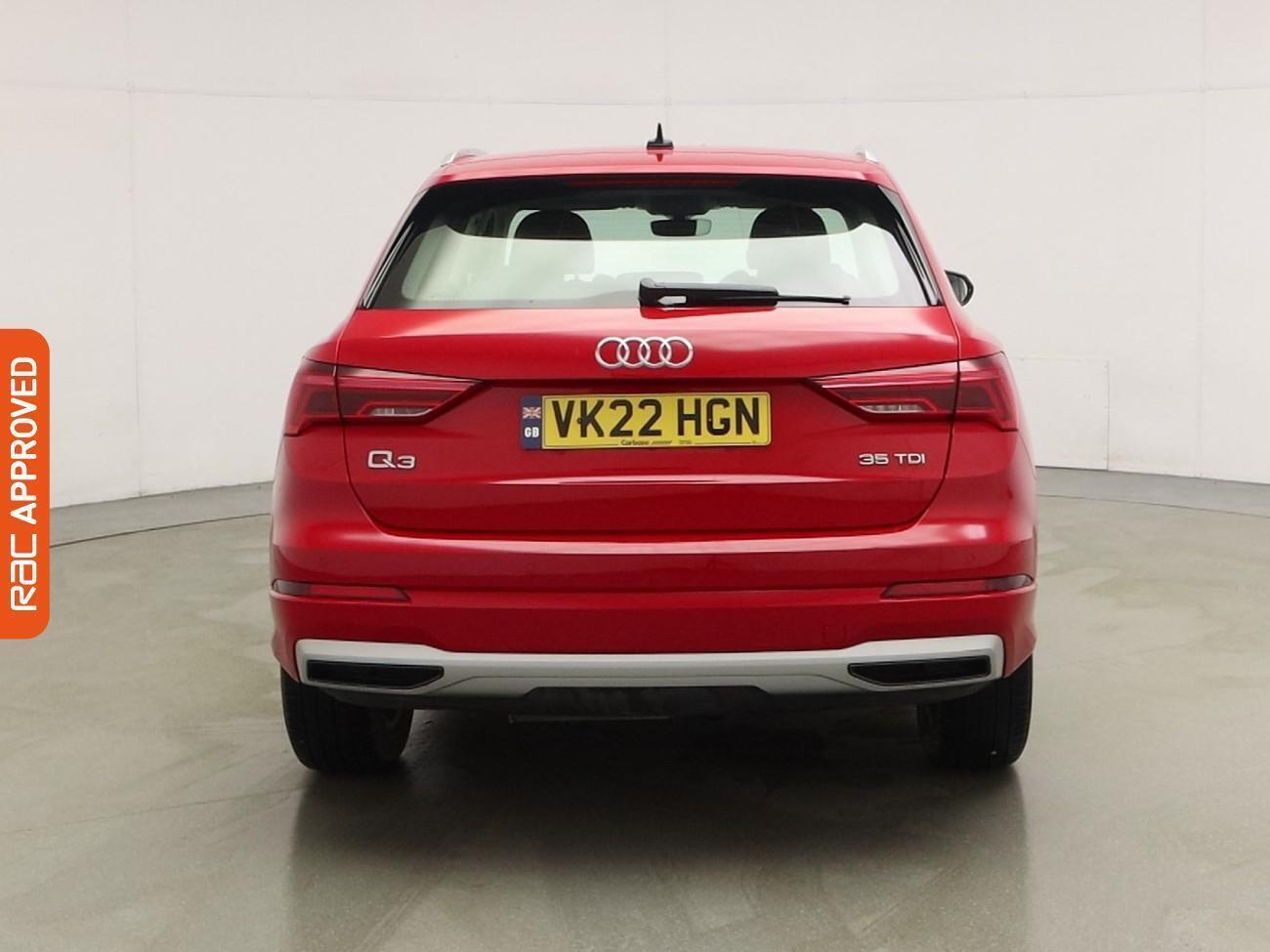 Audi Q3 view 8