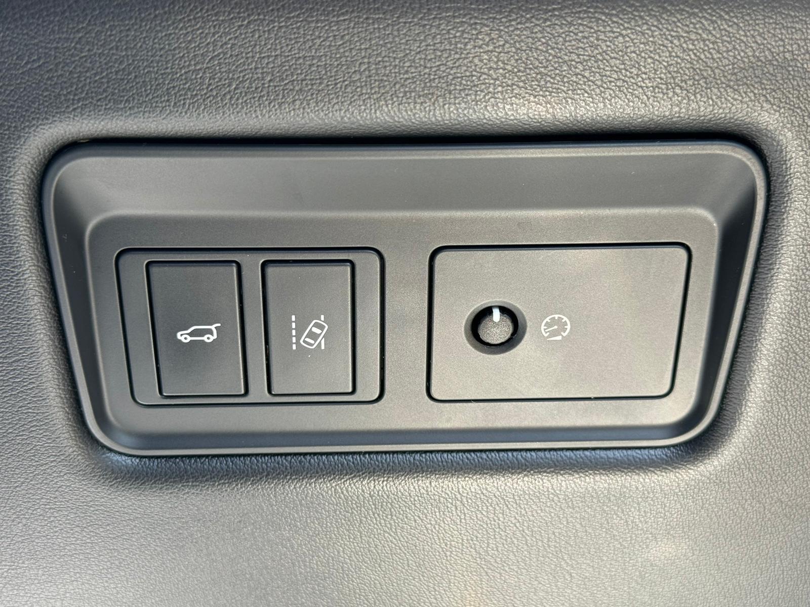 Land Rover Range Rover Sport view 35