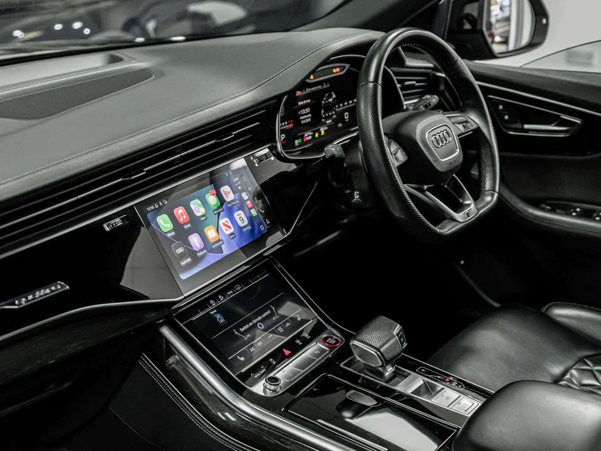 Audi SQ8 view 50