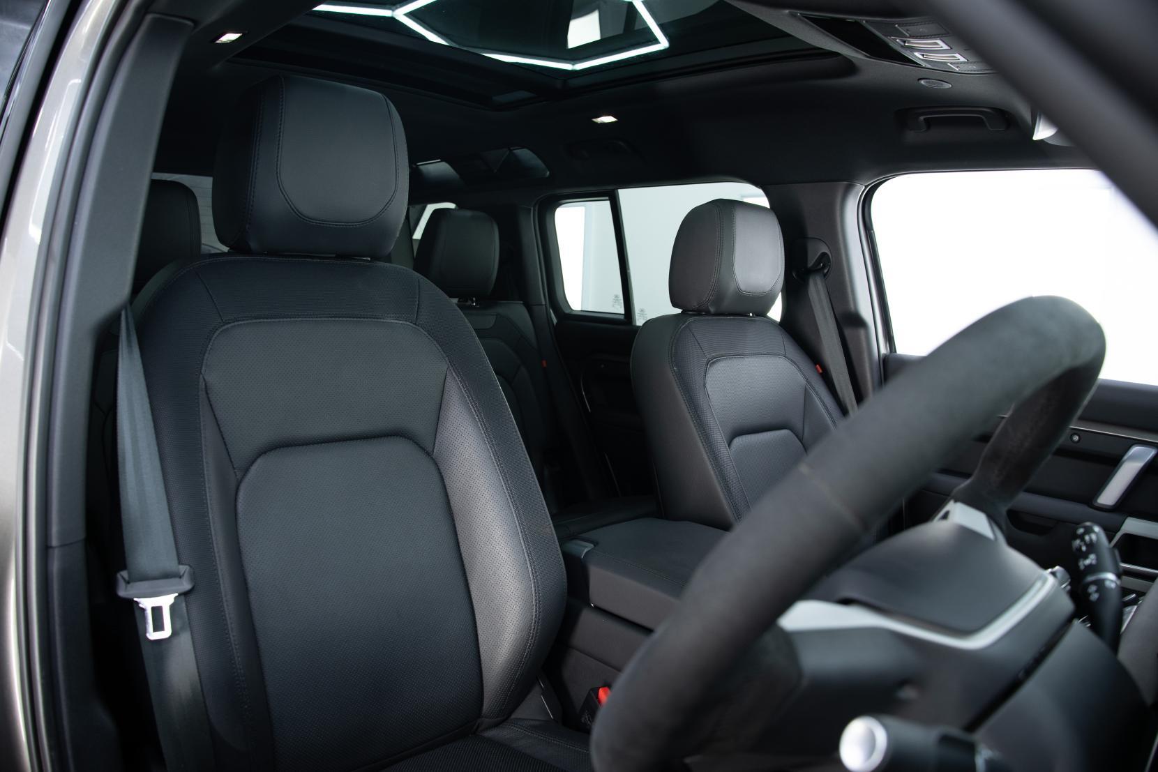 Land Rover Defender 110 view 6