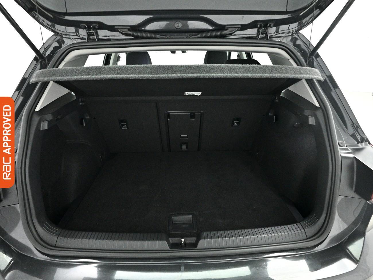 Volkswagen Golf view 24