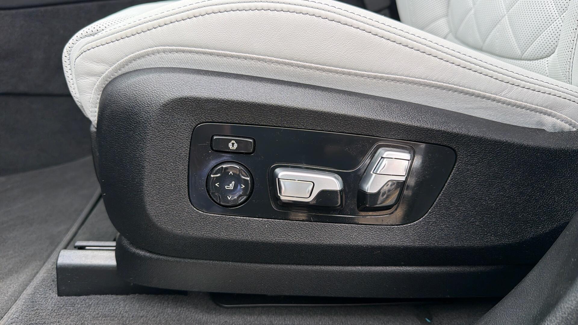 BMW X7 view 53