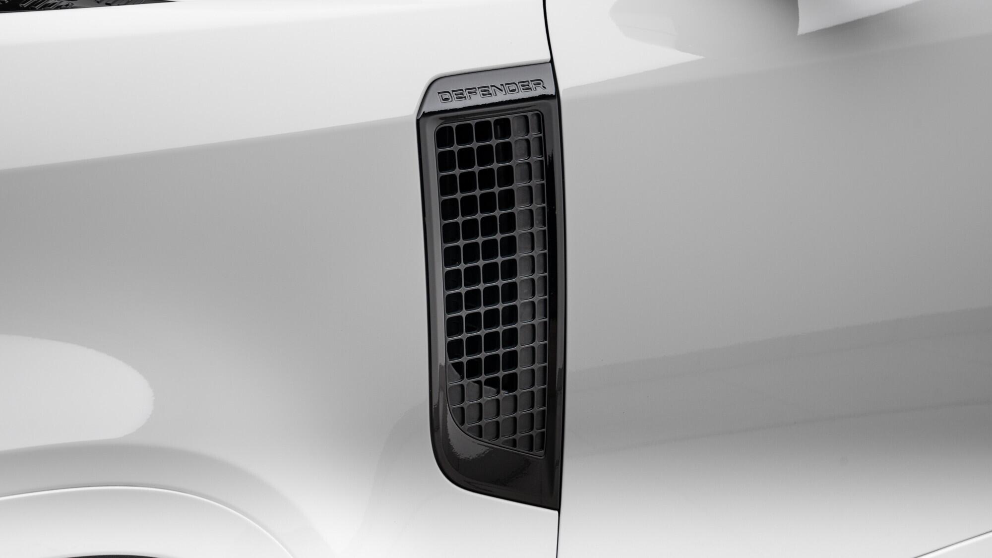Land Rover Defender view 11