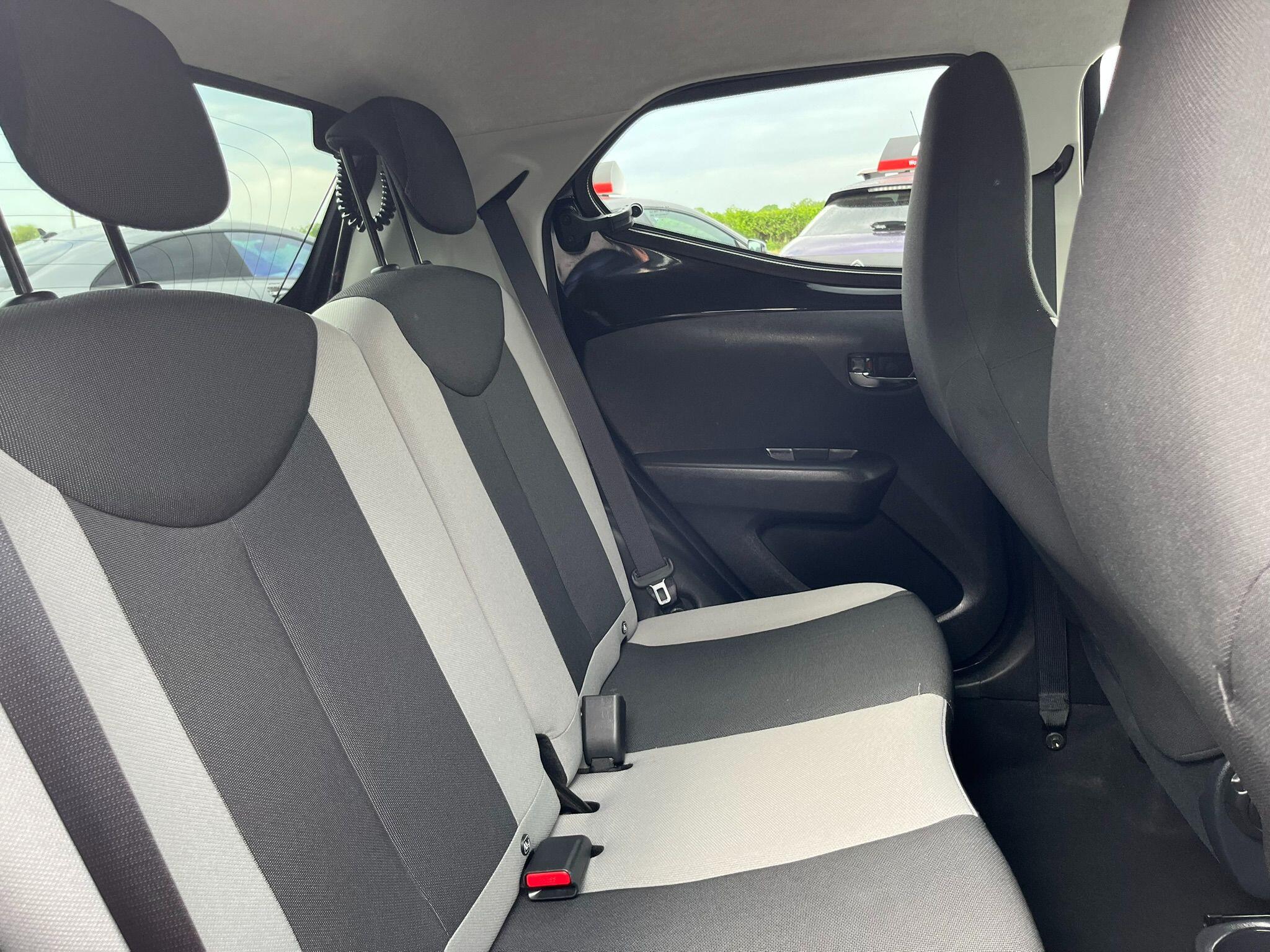 Toyota Aygo view 35