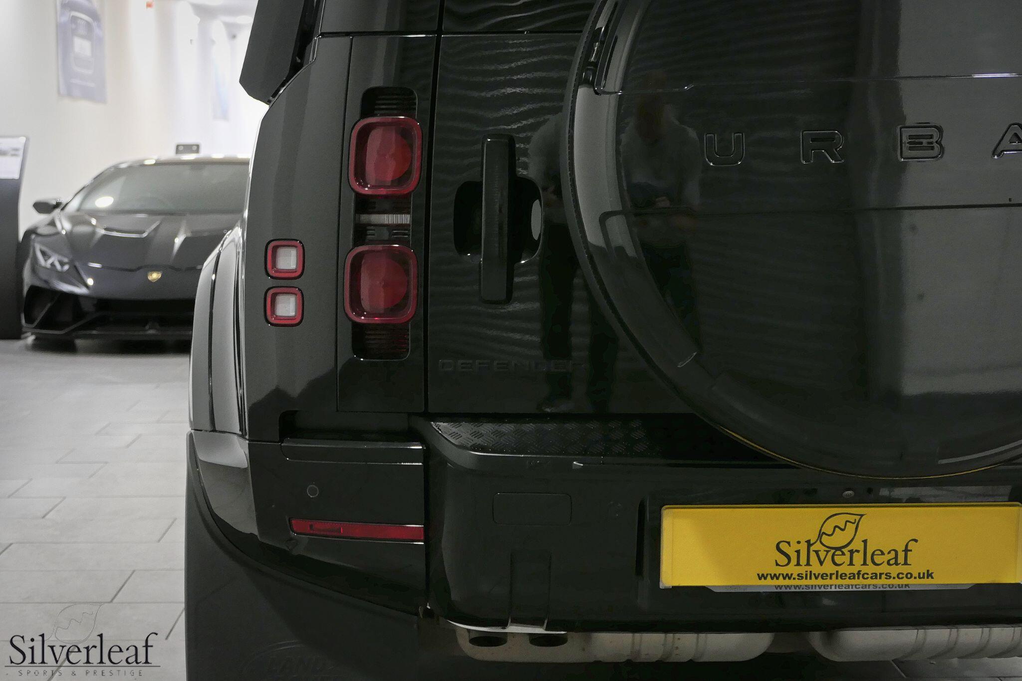 Land Rover Defender view 35