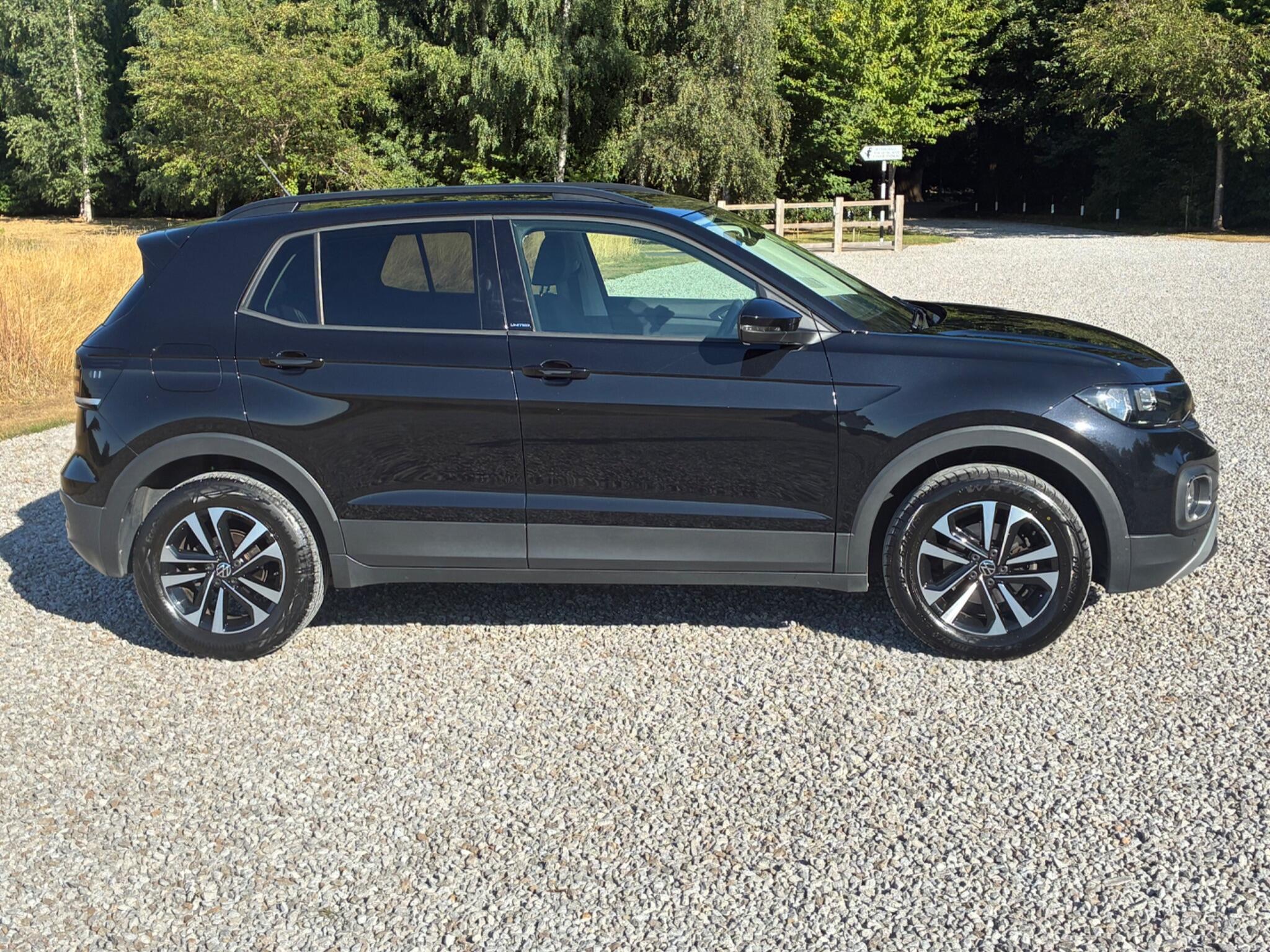Volkswagen T-Cross view 4