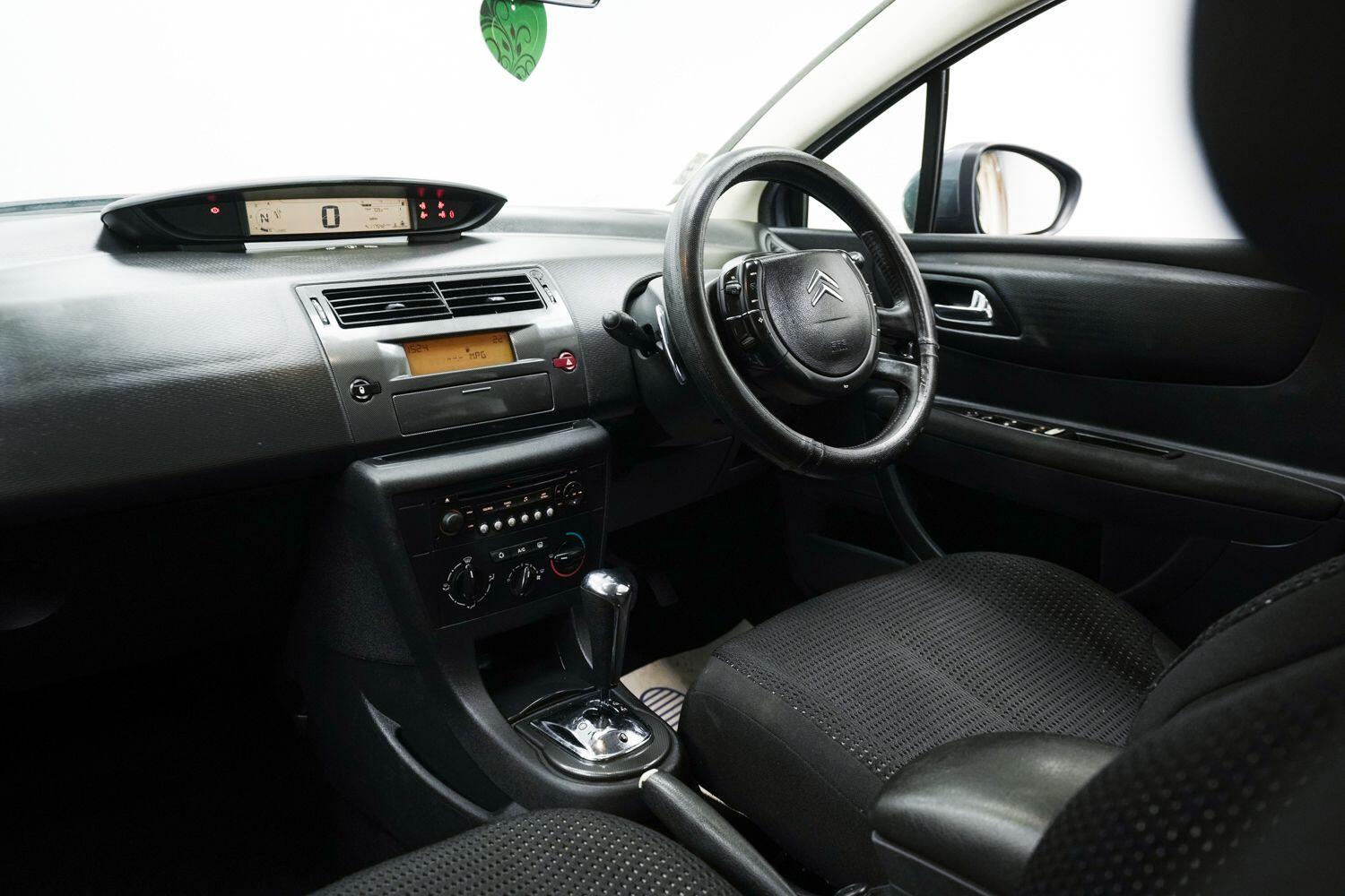 Citroen C4 view 7