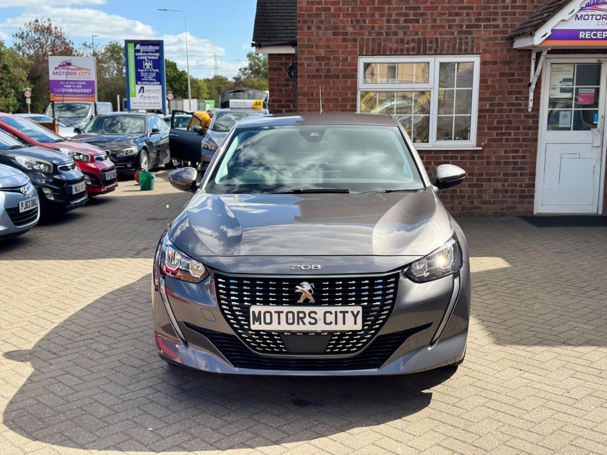 Peugeot 208 view 3