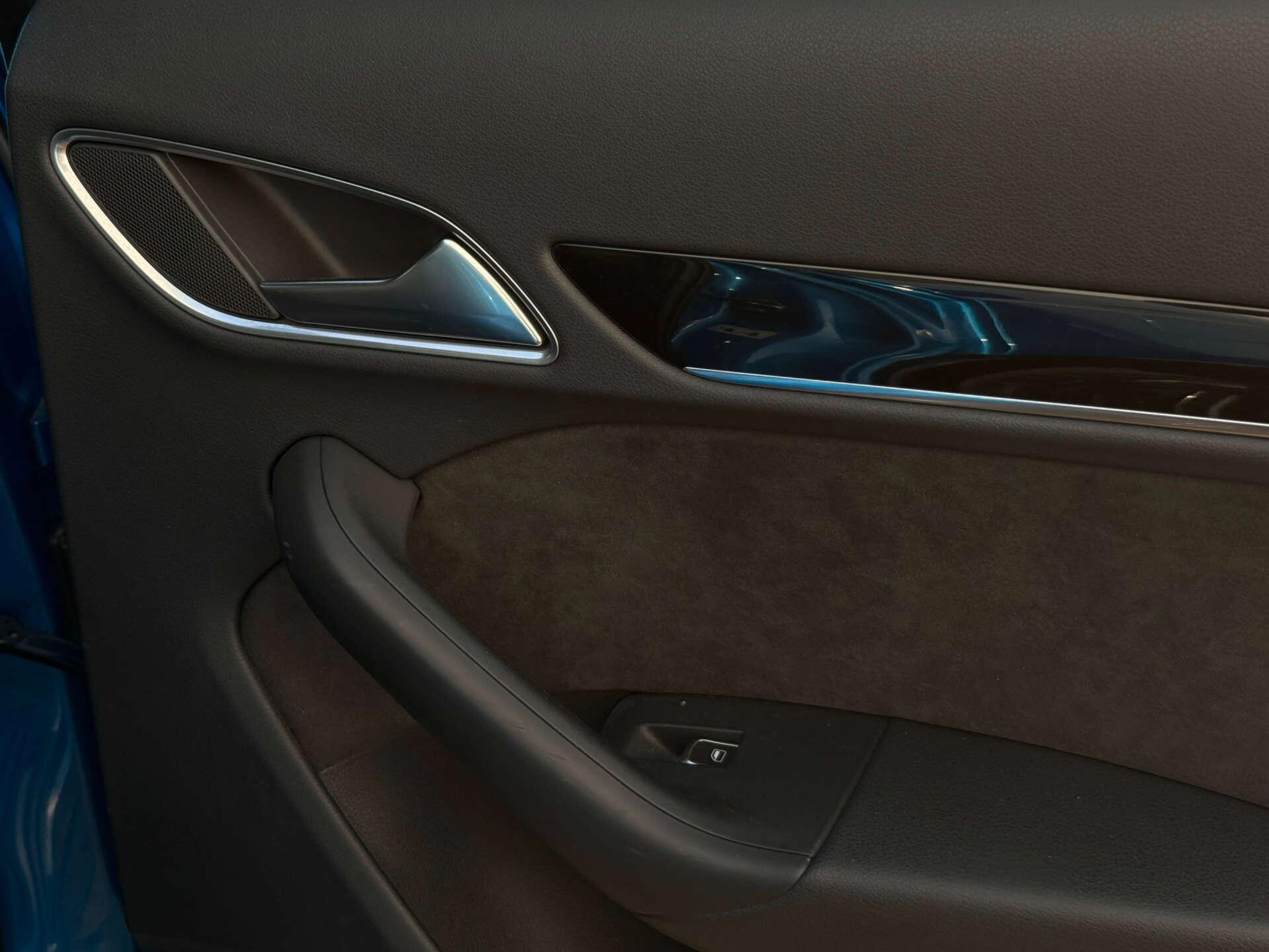 Audi Q3 view 26