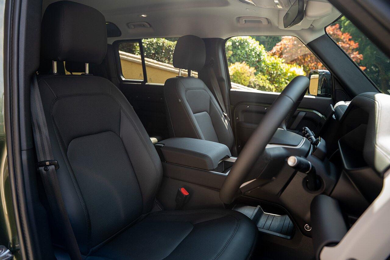 Land Rover Defender view 52