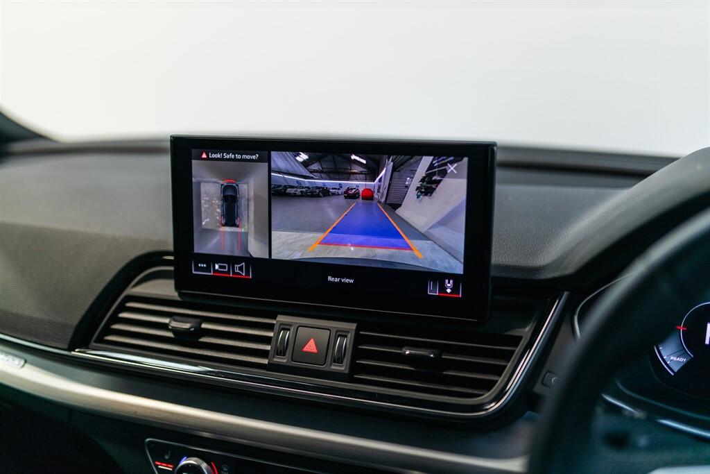 Audi SQ5 view 38