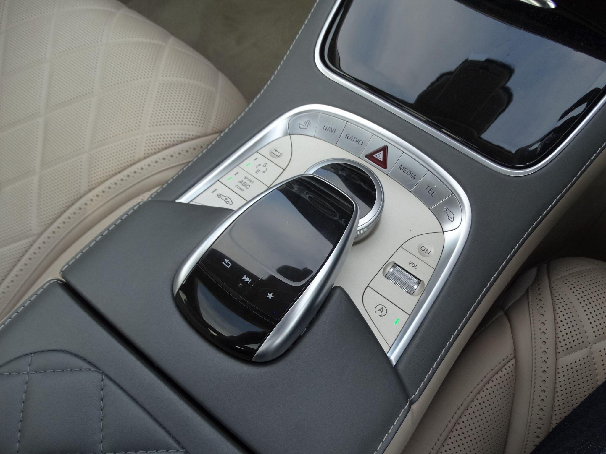 Mercedes-Benz Maybach S Class view 46