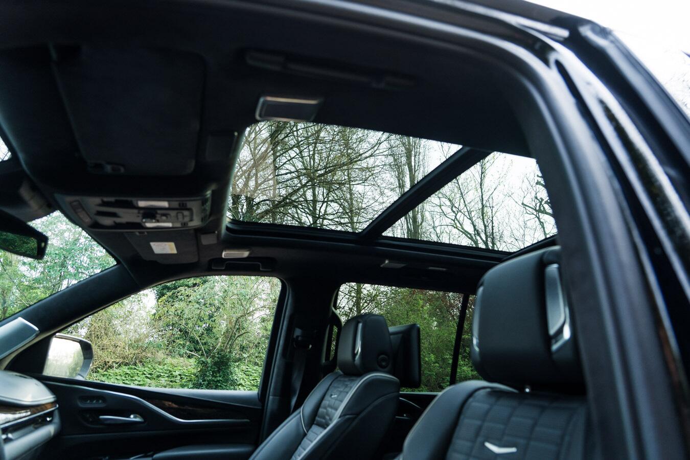 Cadillac Escalade view 37