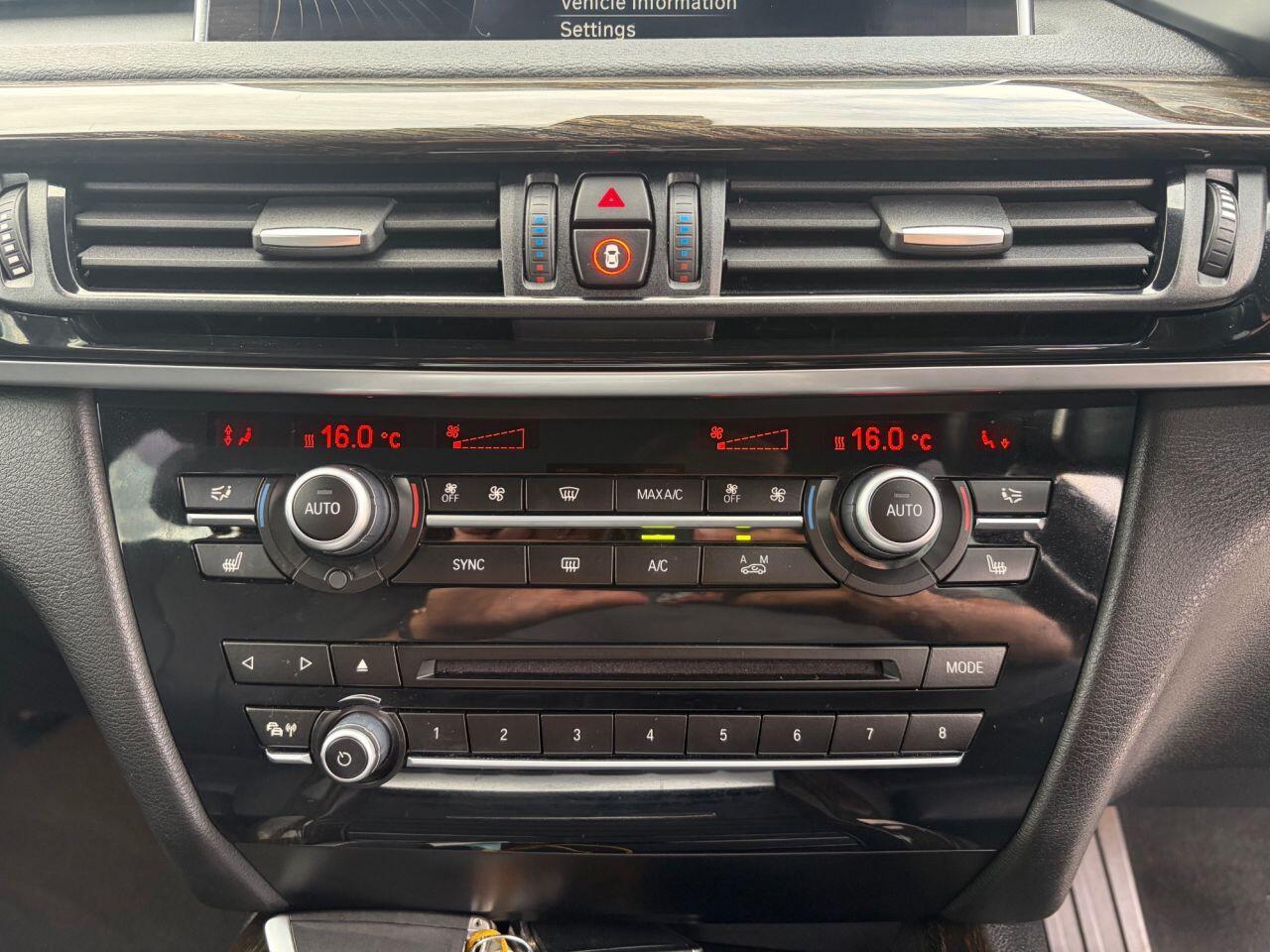 BMW X5 view 32