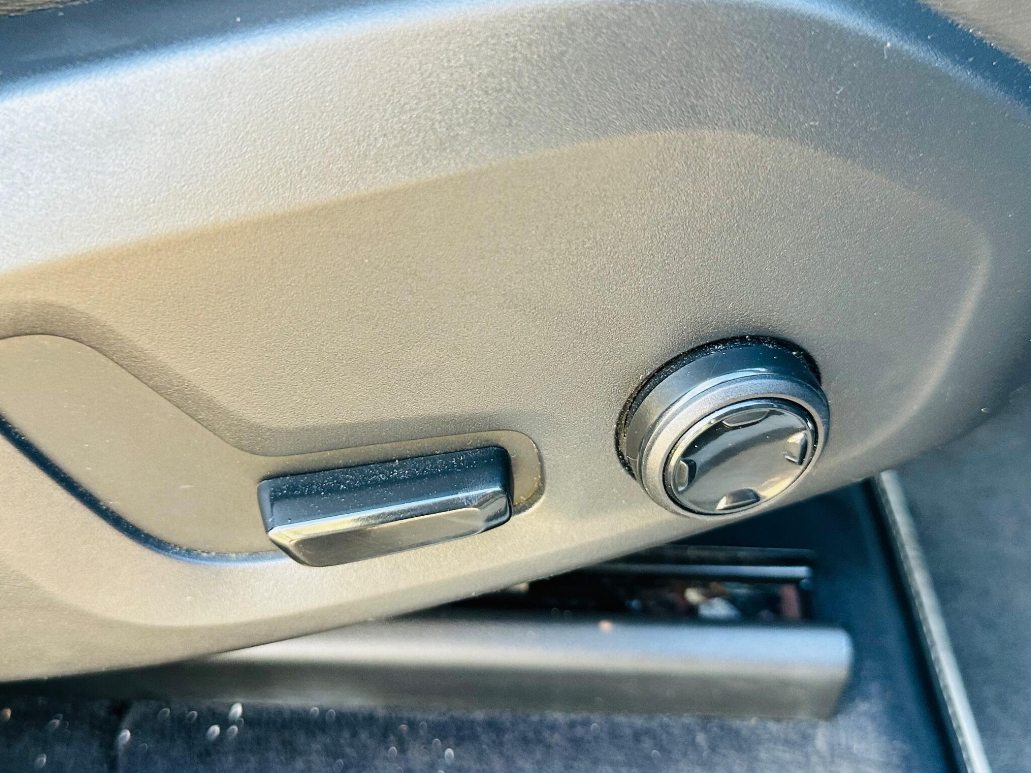 Volvo XC60 view 18