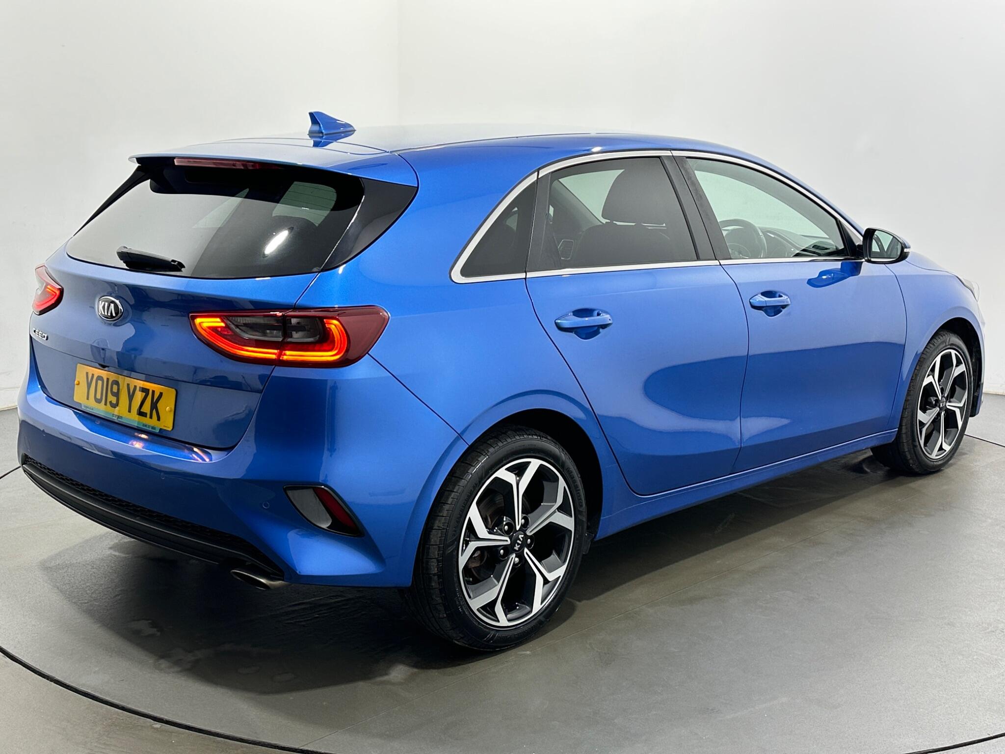 Kia Ceed view 50