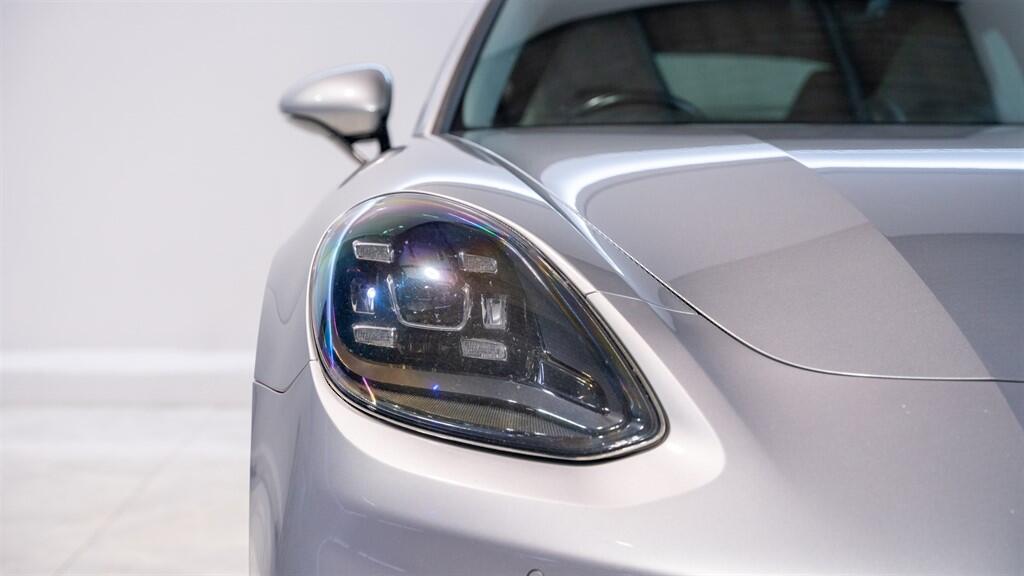 Porsche Panamera view 9