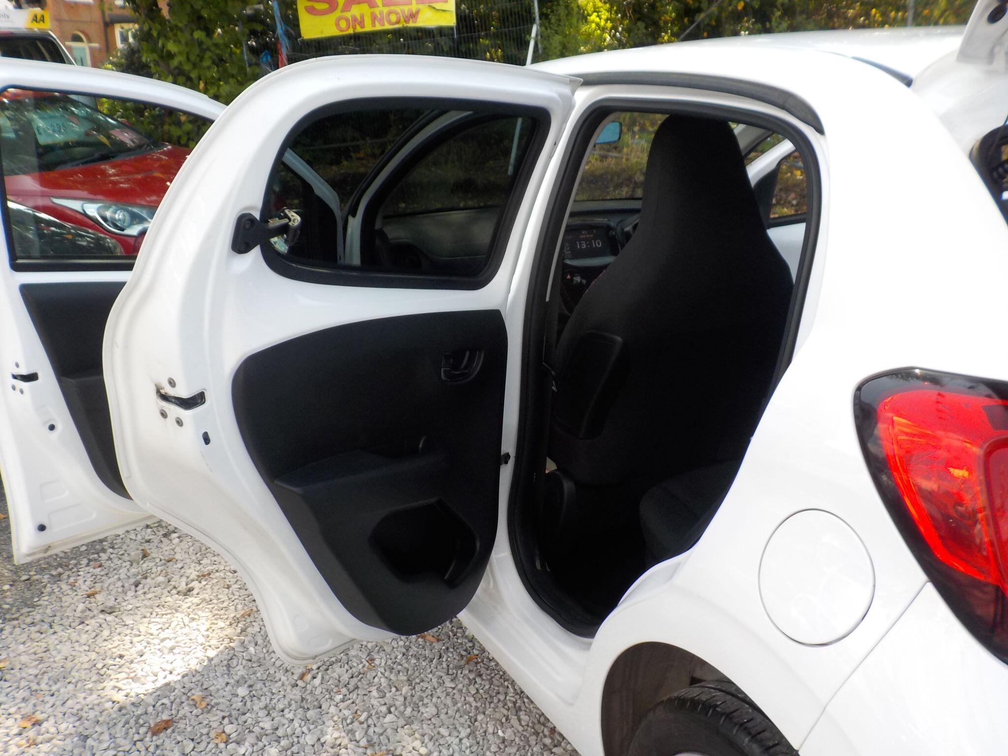 Citroen C1 1.0 VTi Shine Euro 6 (s/s) 5dr