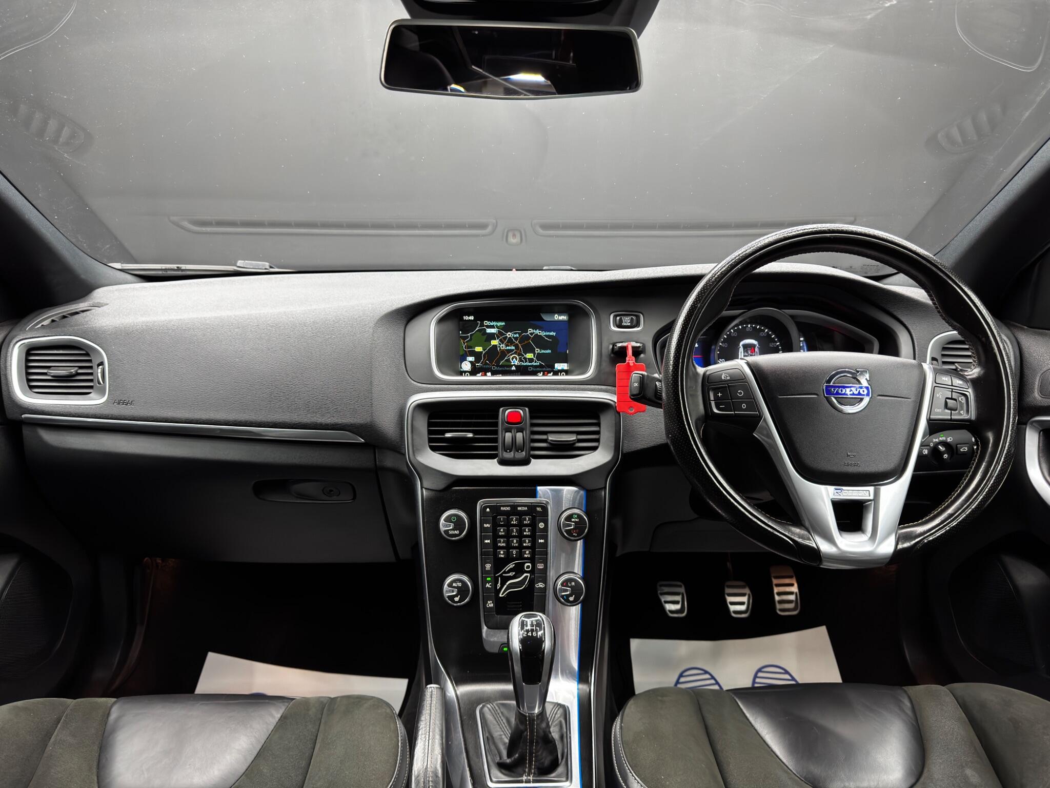 Volvo V40 view 10