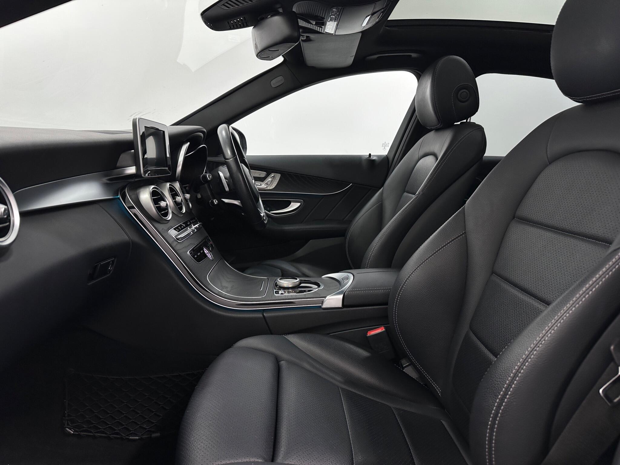 Mercedes-Benz C Class view 36