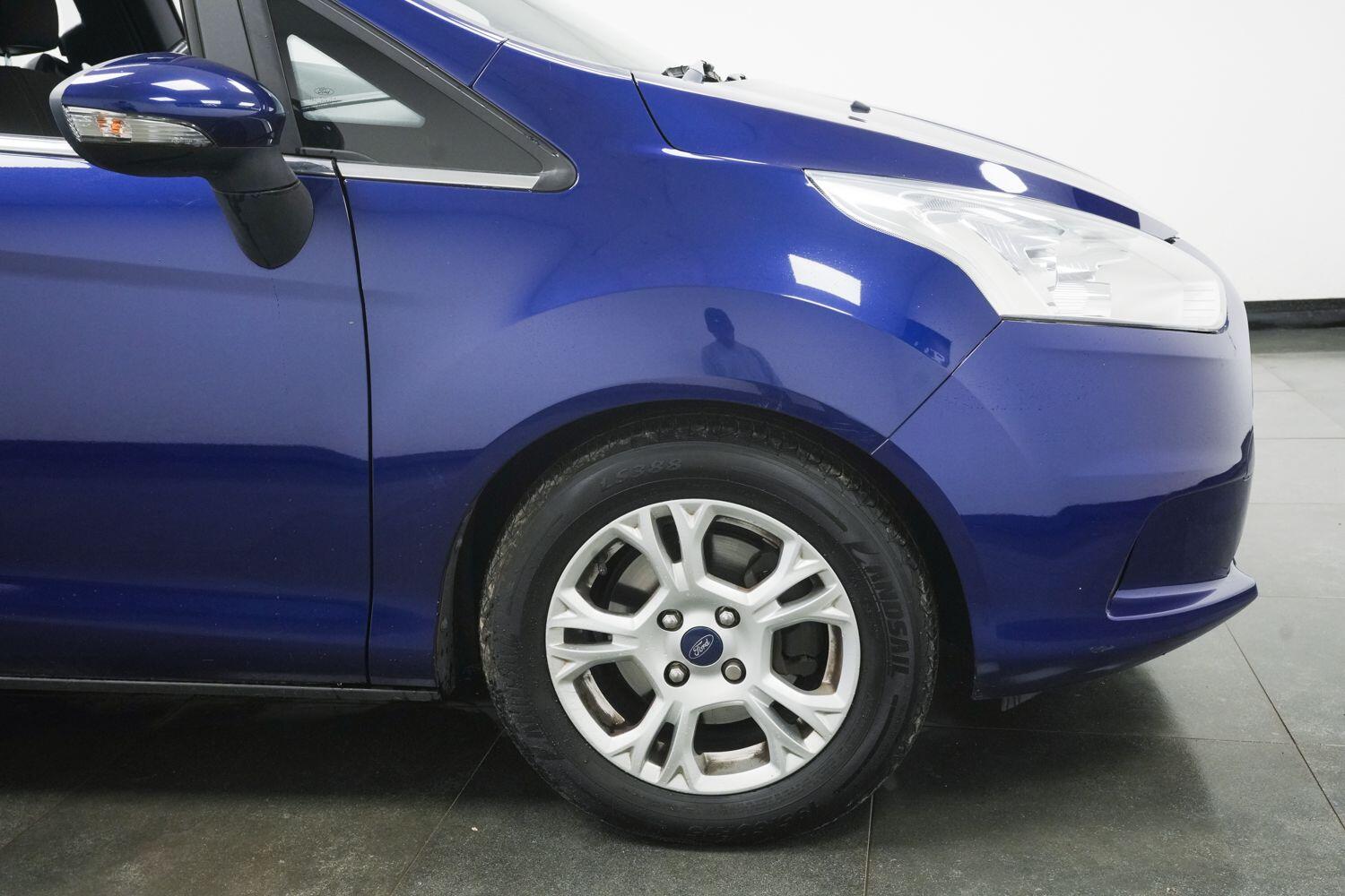 Ford B-Max view 4
