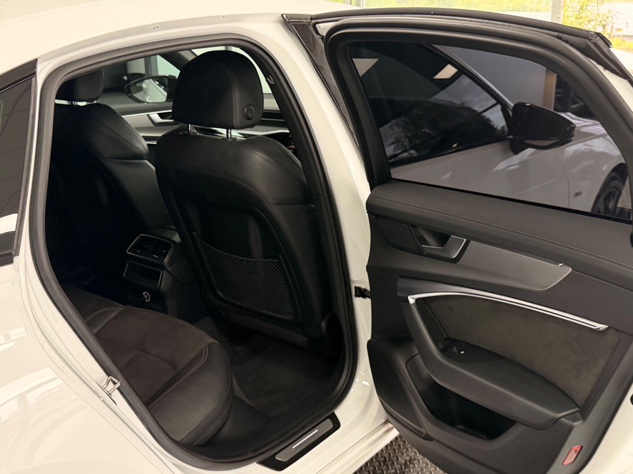 Audi A6 view 24