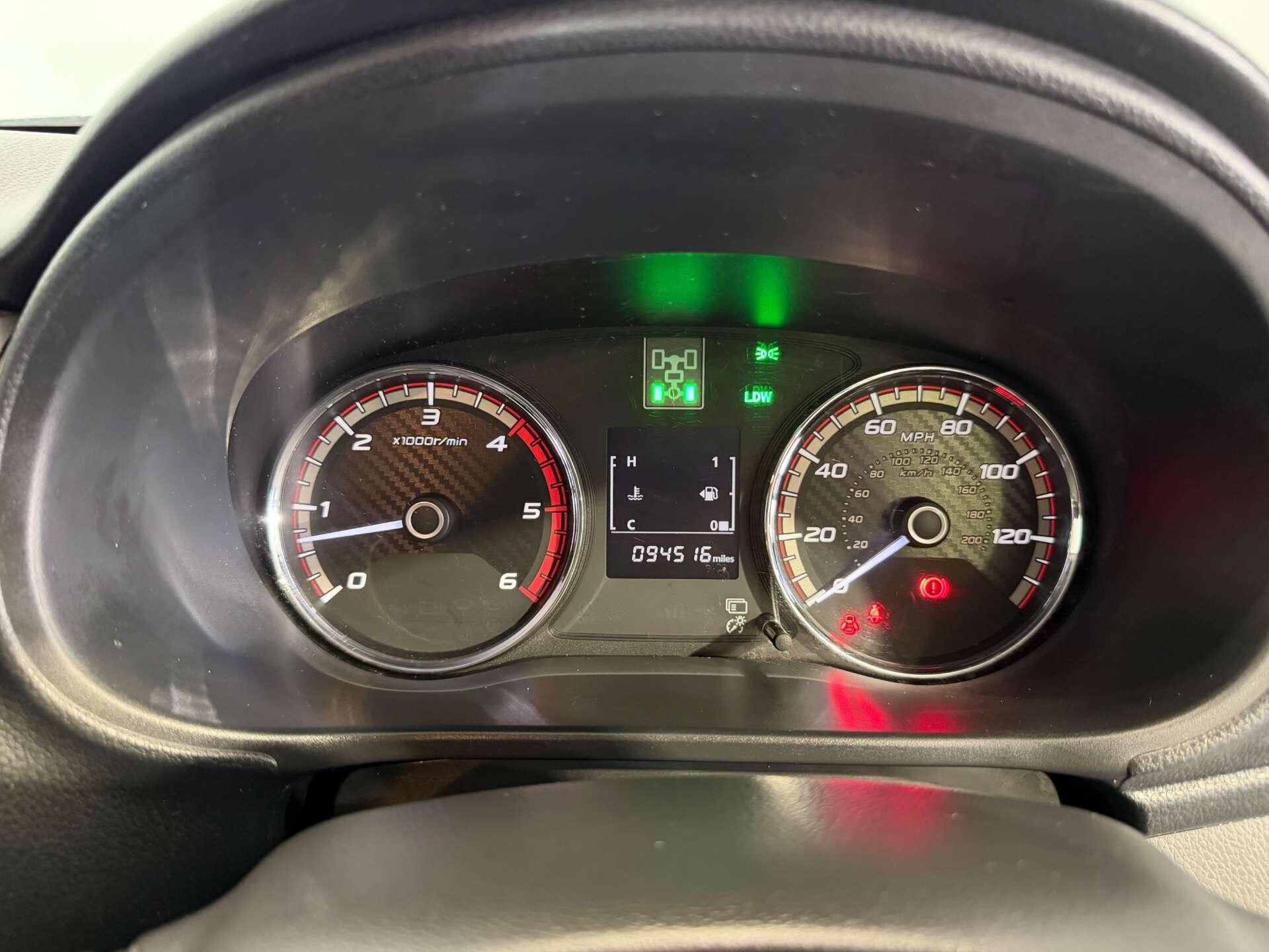 Mitsubishi L200 view 29