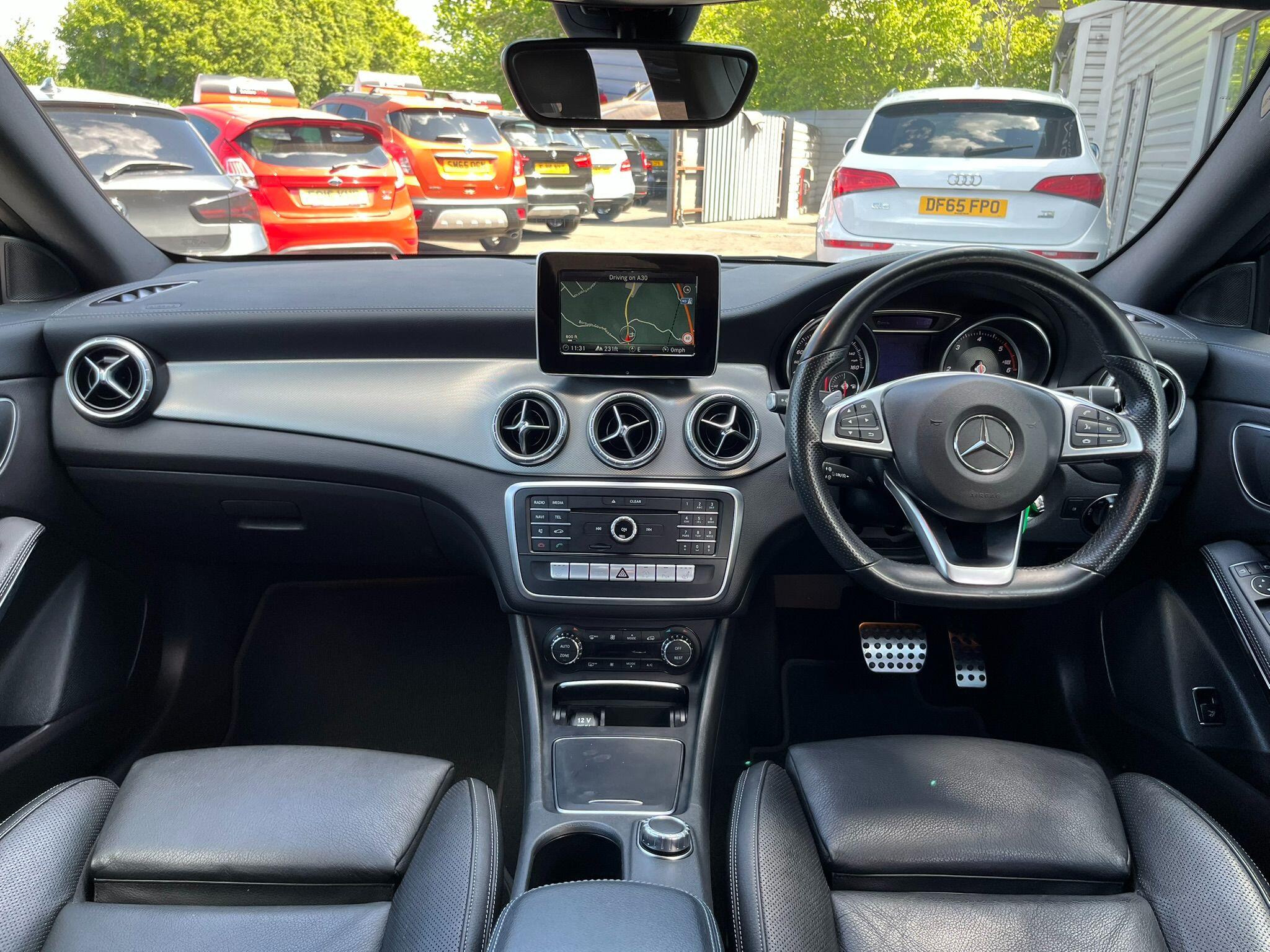 Mercedes-Benz Cla view 9