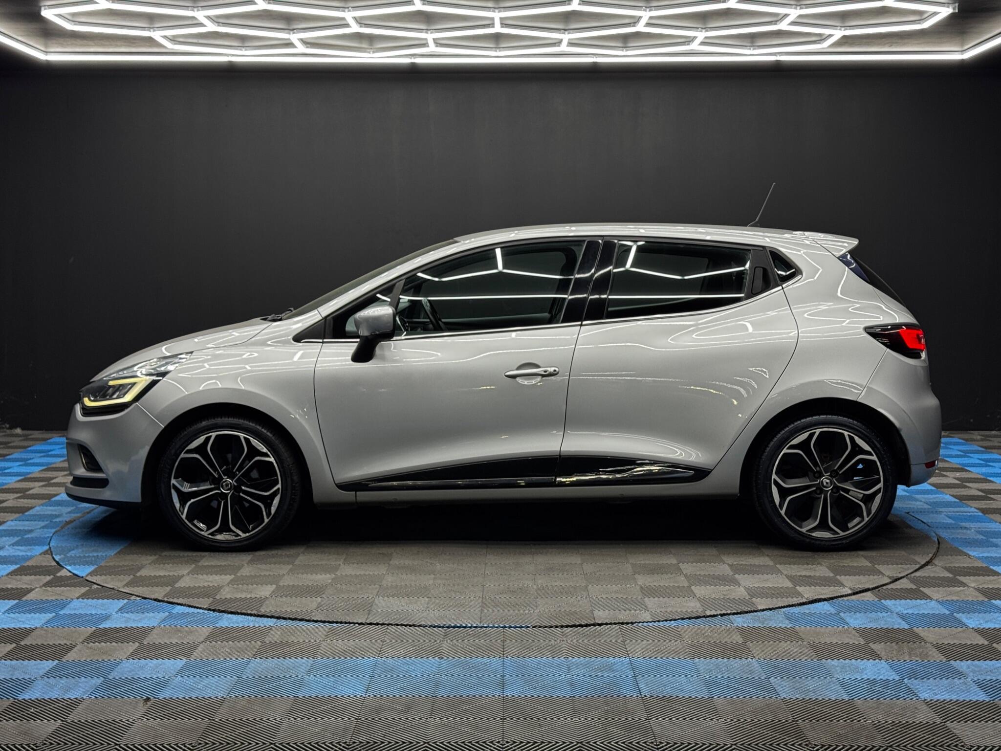 Renault Clio view 8