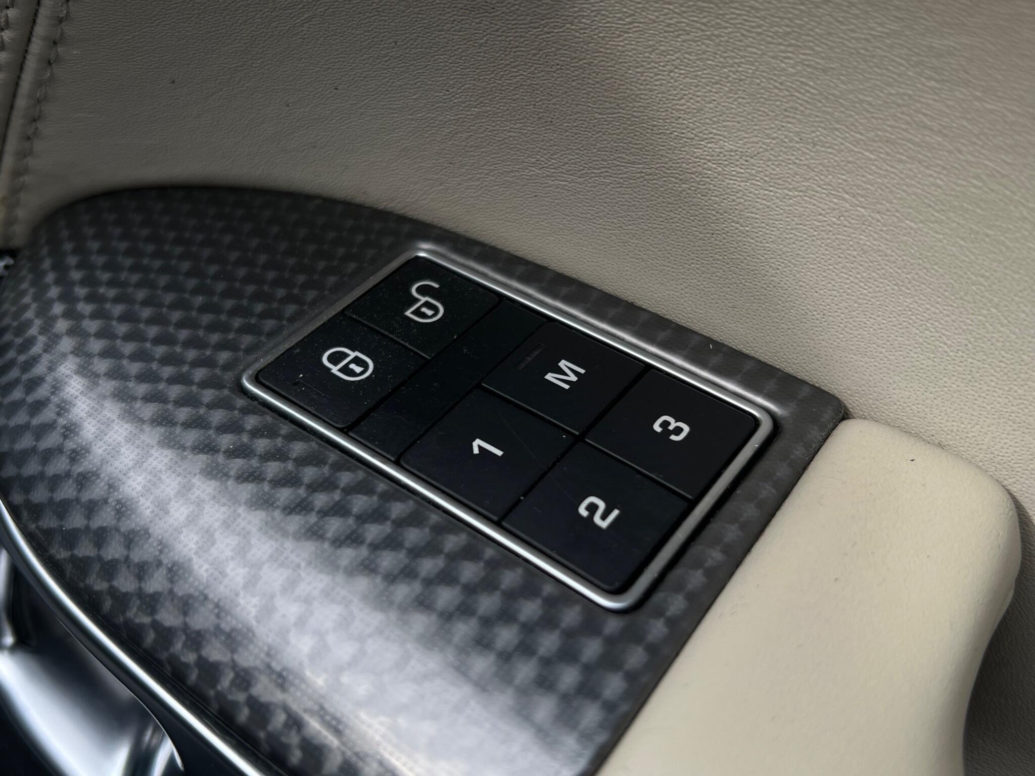 Land Rover Range Rover Sport view 14