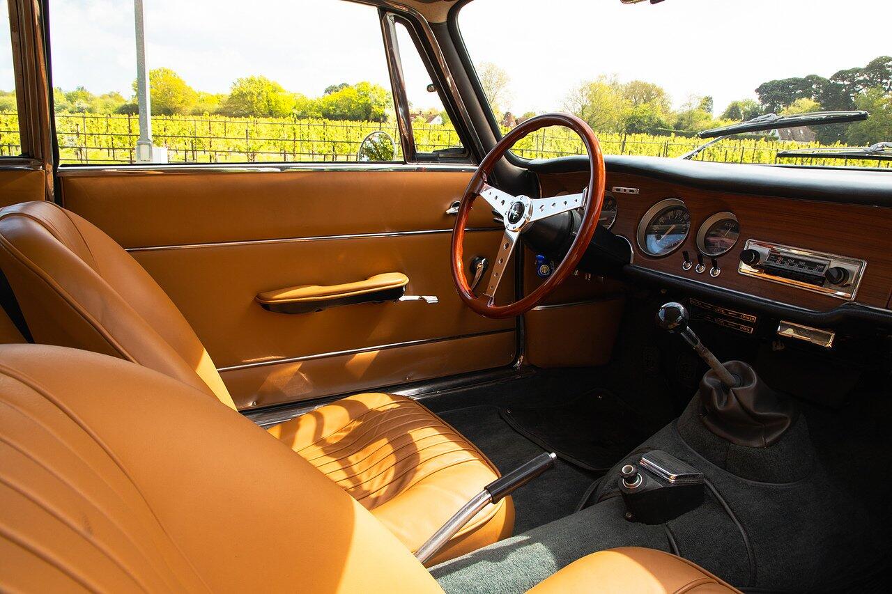 Alfa Romeo Giulia view 6