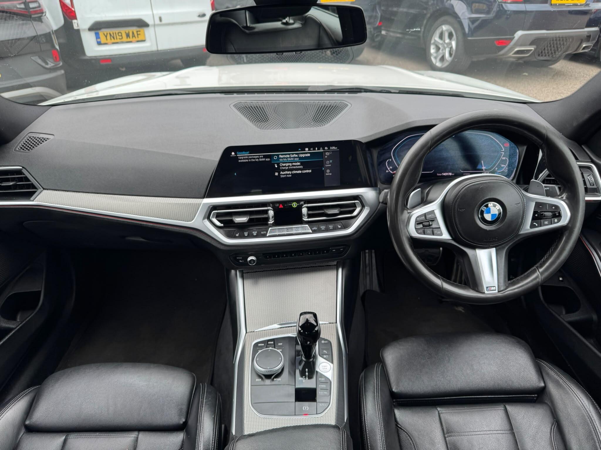 BMW 3 Series view 37