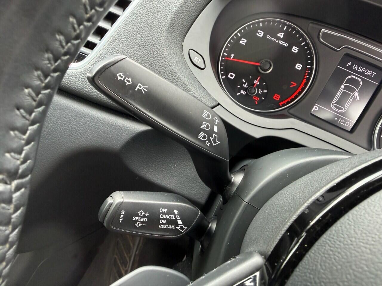 Audi Q3 view 24