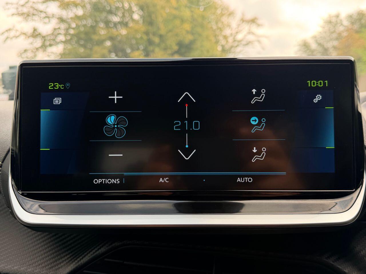 Peugeot E-2008 view 40