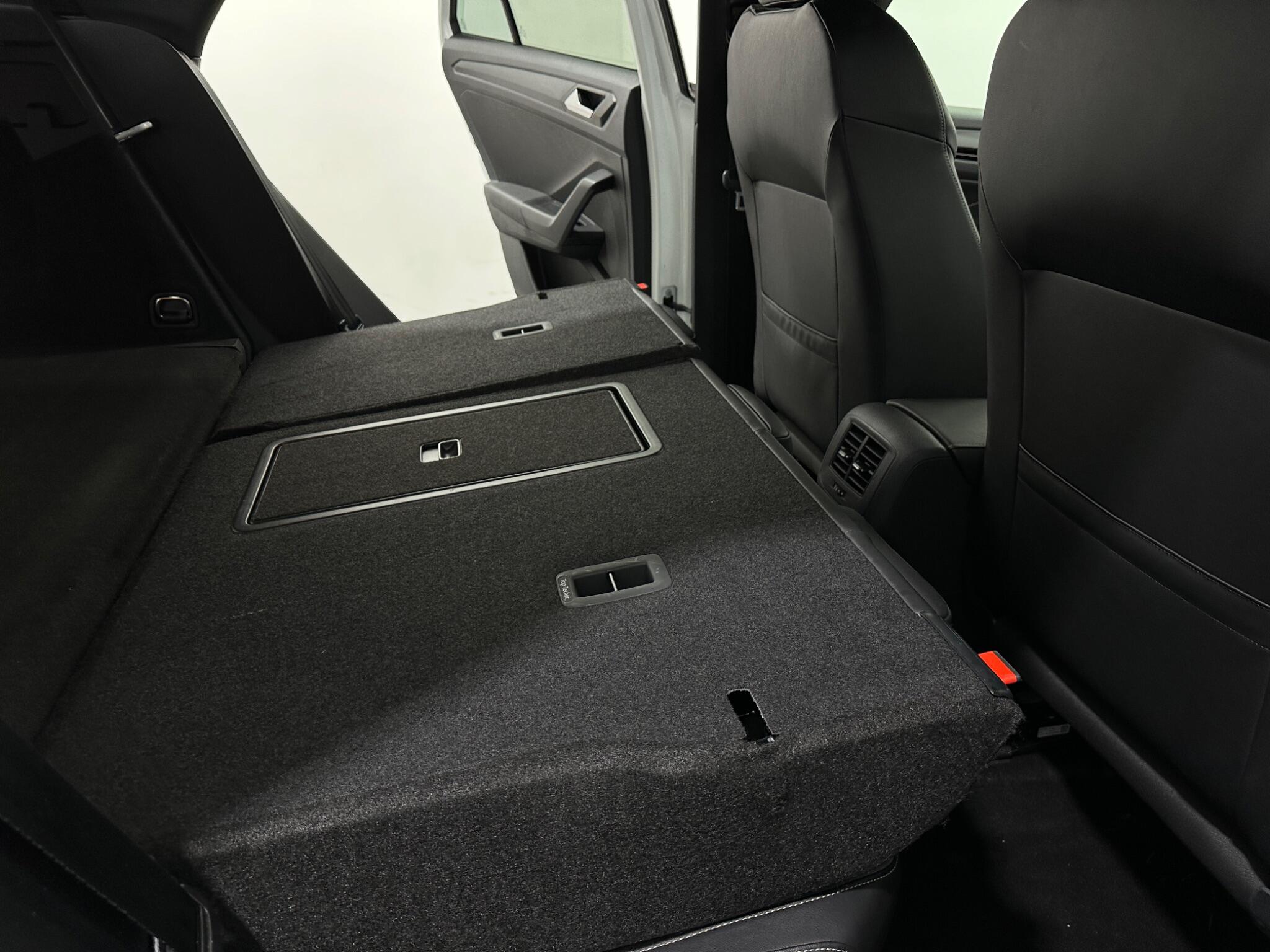 Volkswagen T-Roc view 46