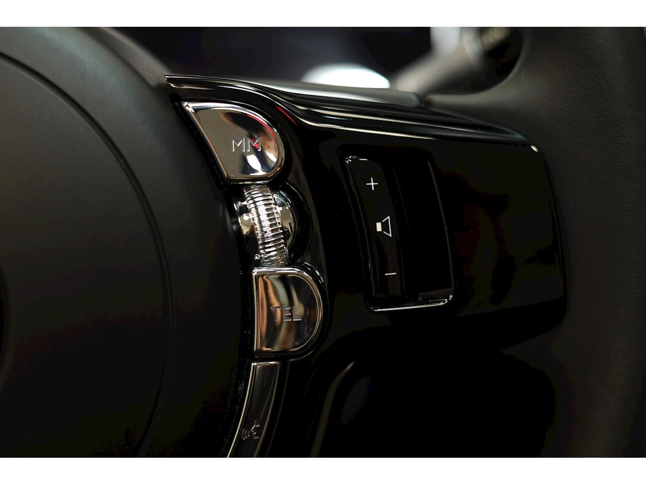 Rolls-Royce Dawn view 47