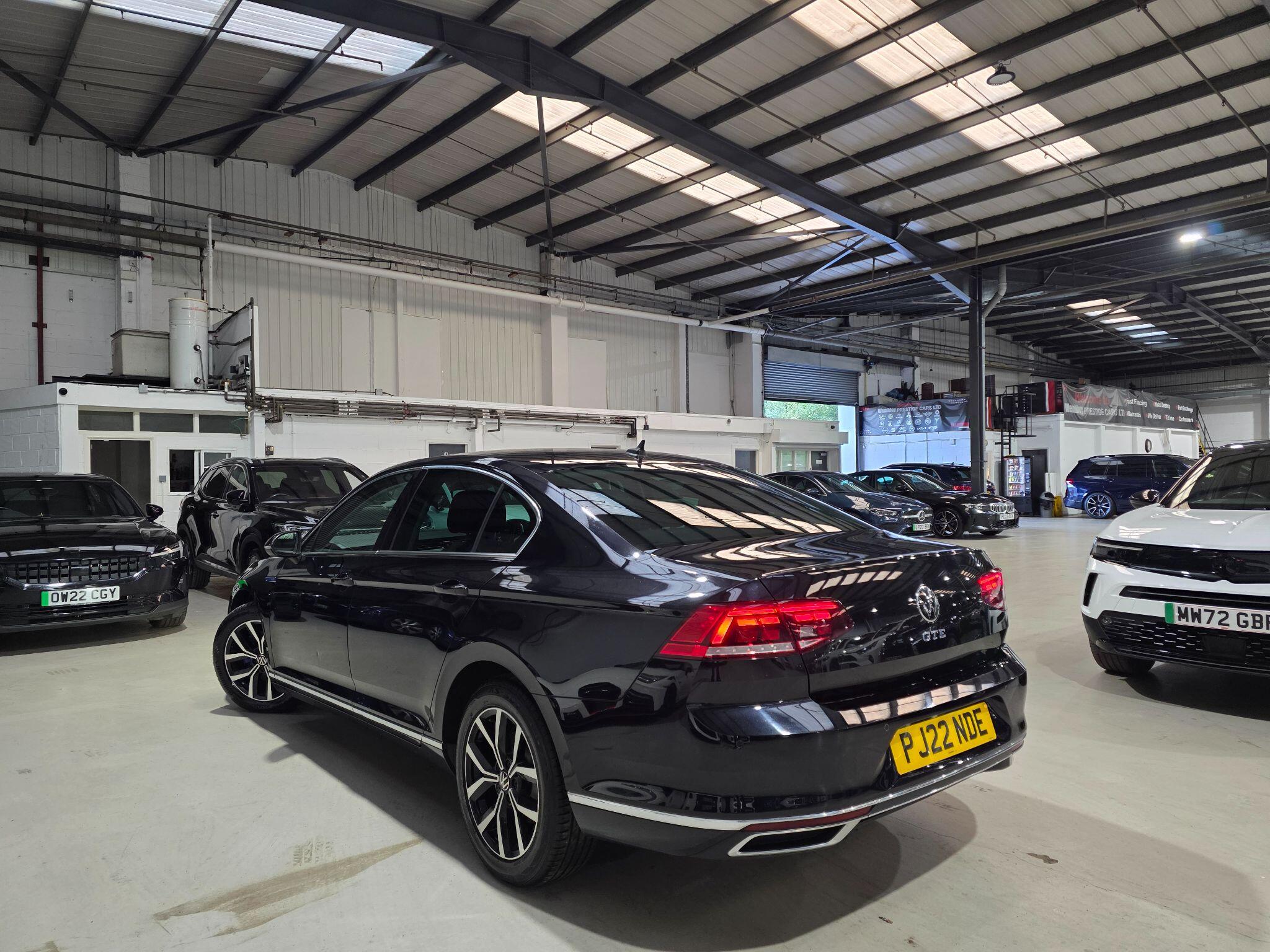 Volkswagen Passat view 28