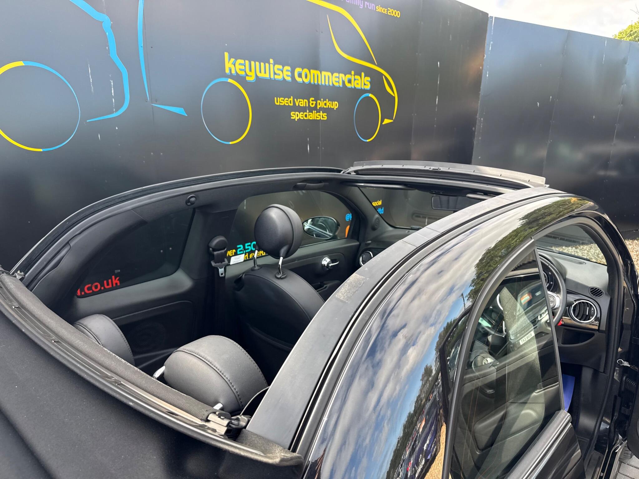 Fiat 500C view 25