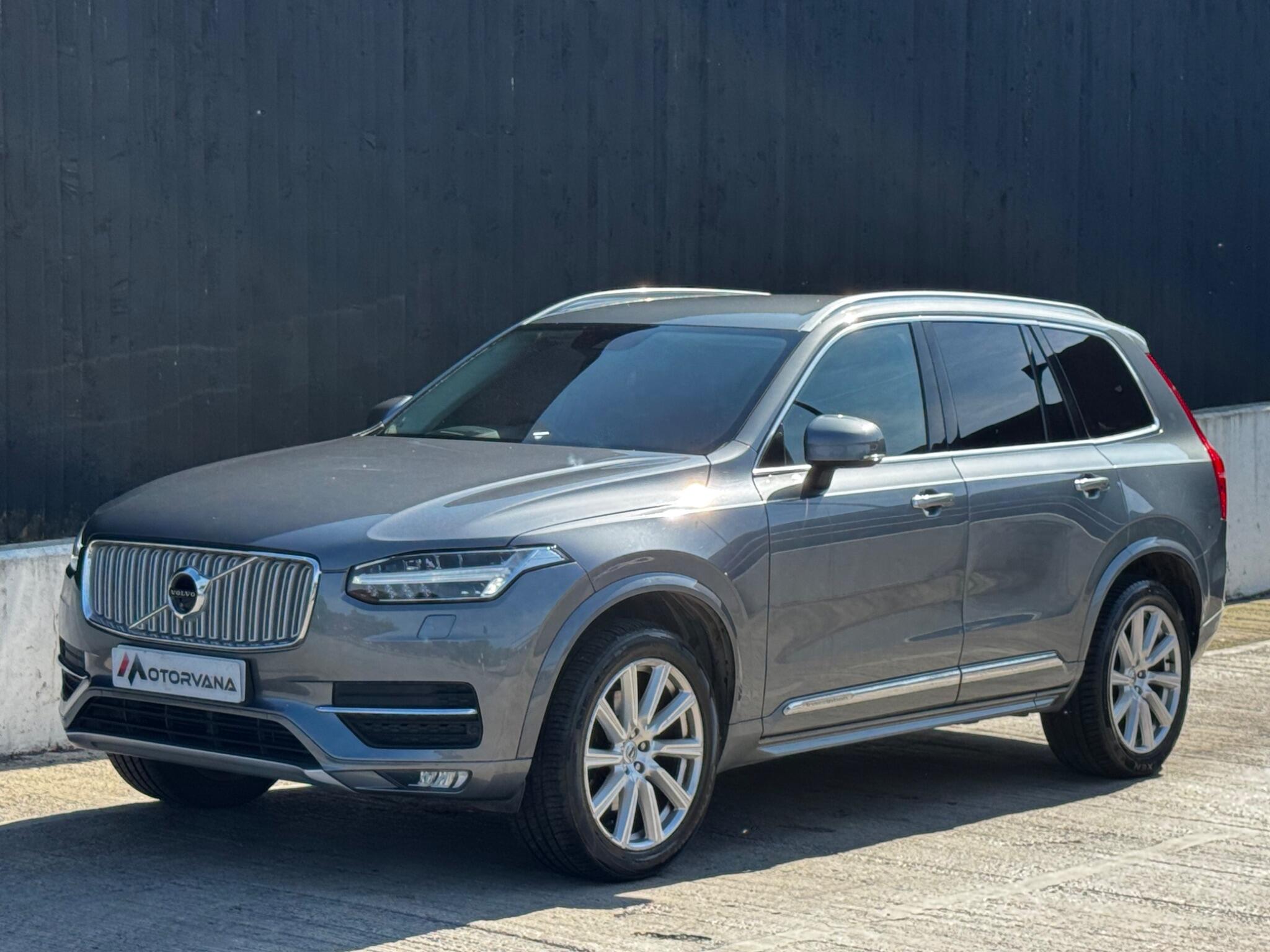 Volvo XC90 view 9