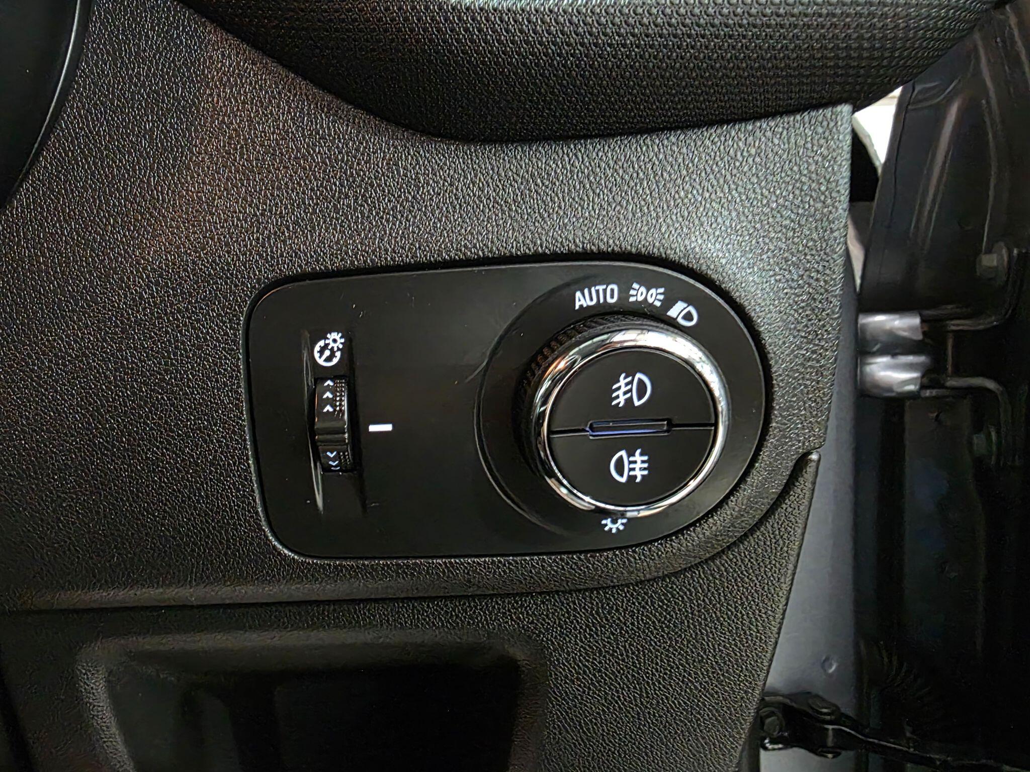 Vauxhall Crossland view 15