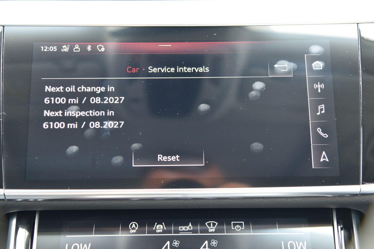 Audi A8 view 50
