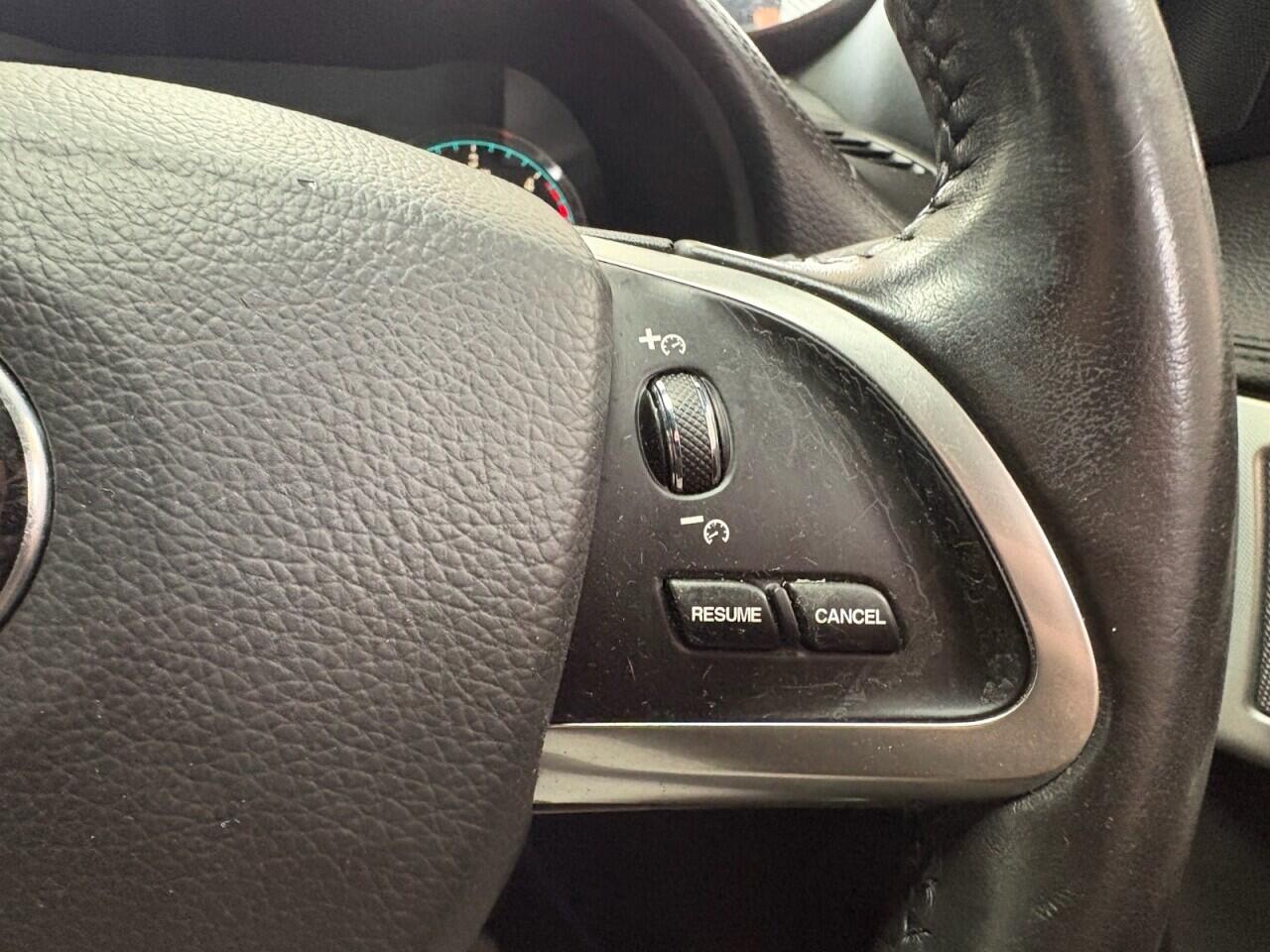 Jaguar XF view 18